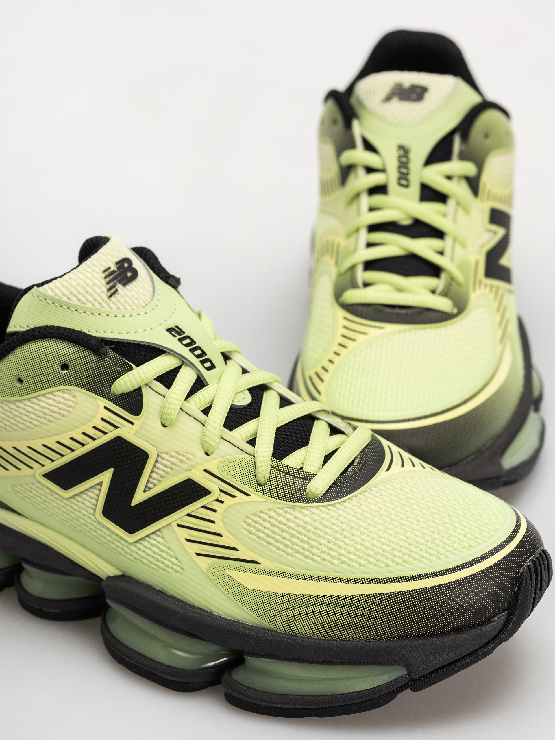 Boty New Balance 2000 (limelight/dry lime/faded black)