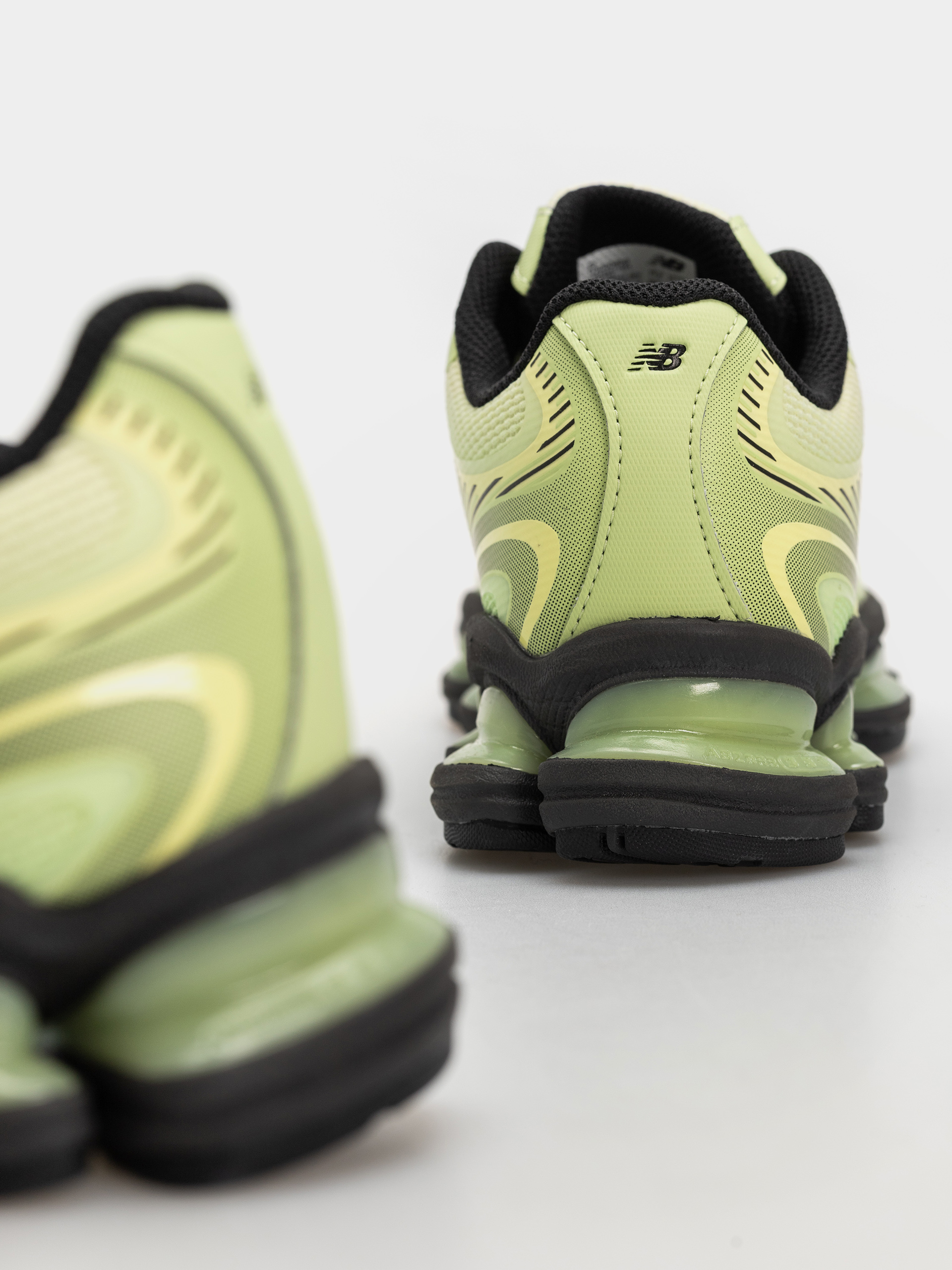 Boty New Balance 2000 (limelight/dry lime/faded black)