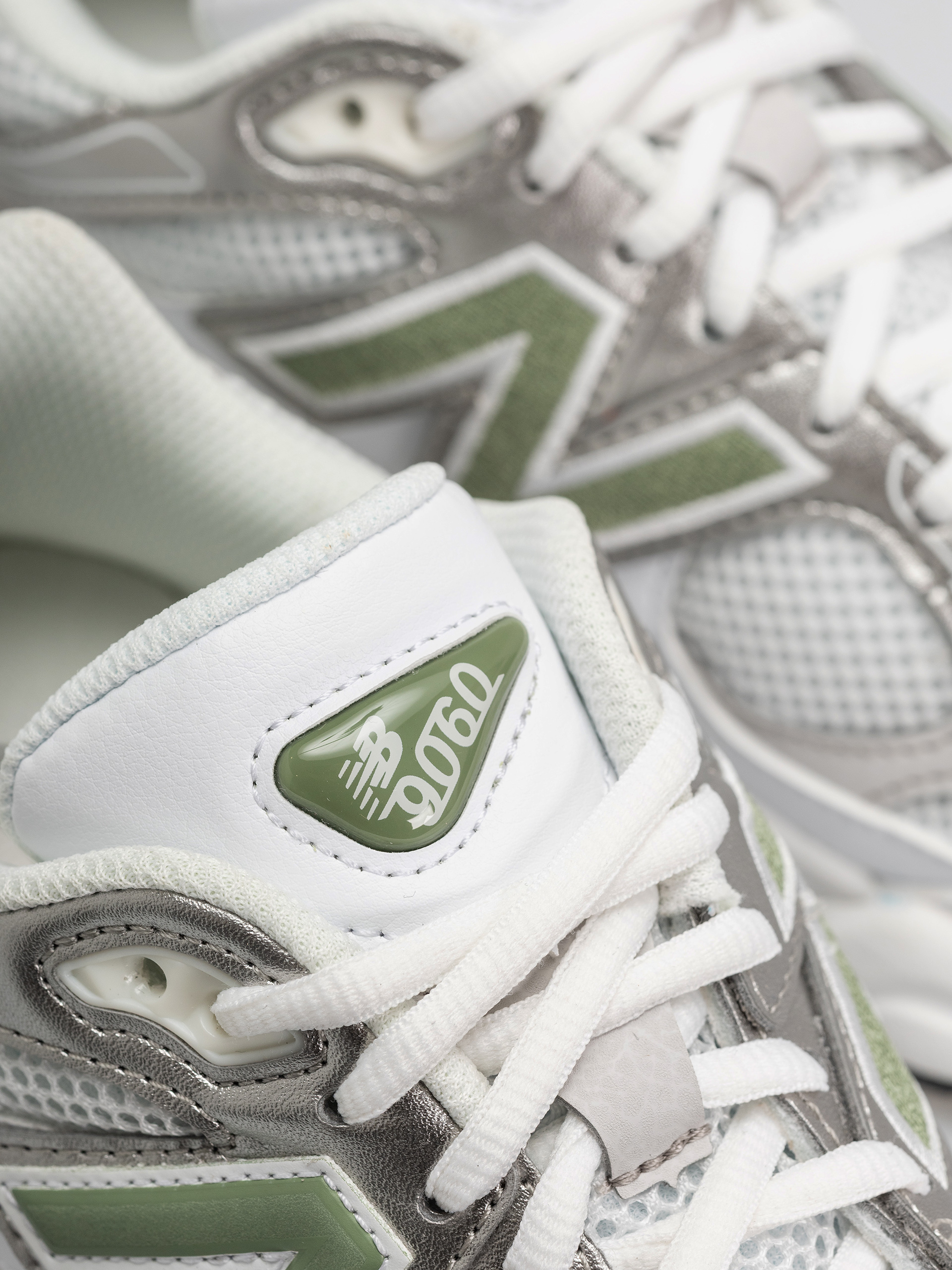 Boty New Balance 9060 (103 white/oregano)
