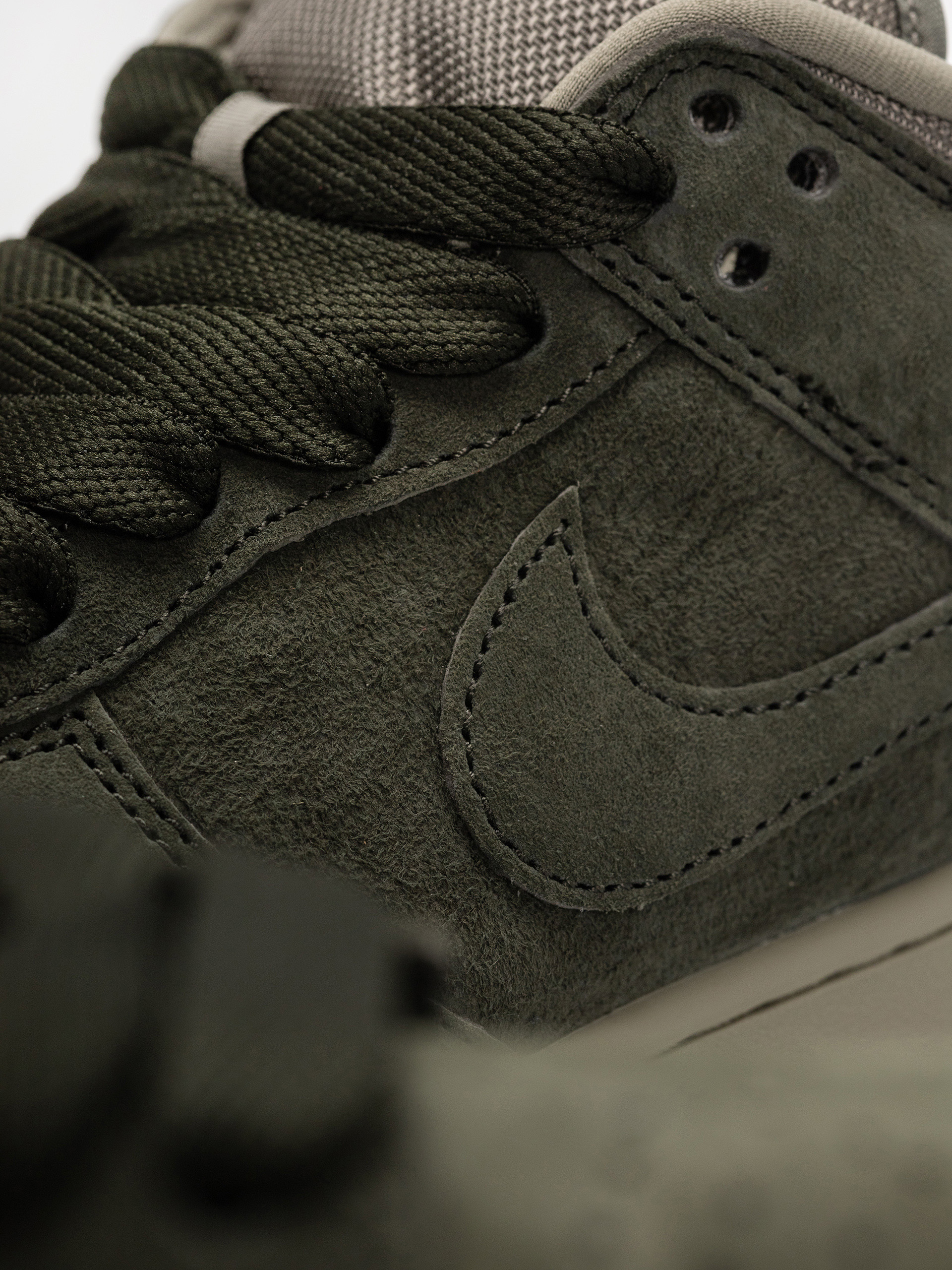 Boty Nike SB Dunk Low Pro B (sequoia/sequoia light army white)