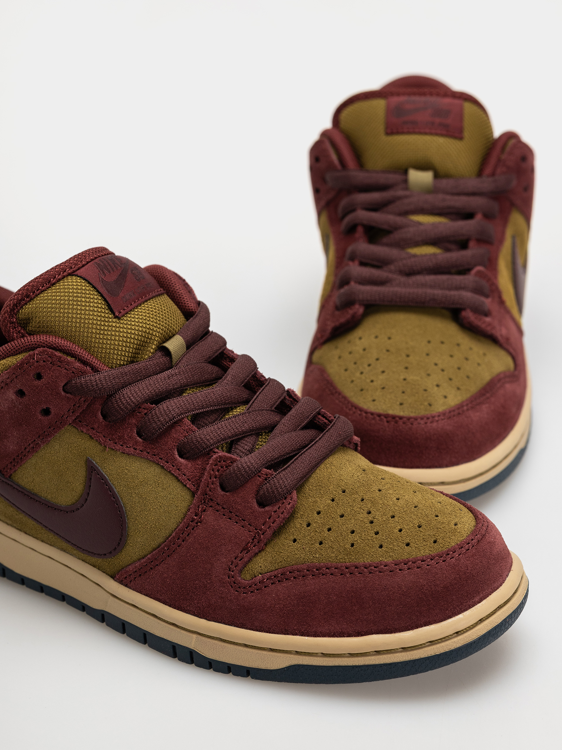 Boty Nike SB Dunk Low Pro (dark team red/burgundy crush olive flak)