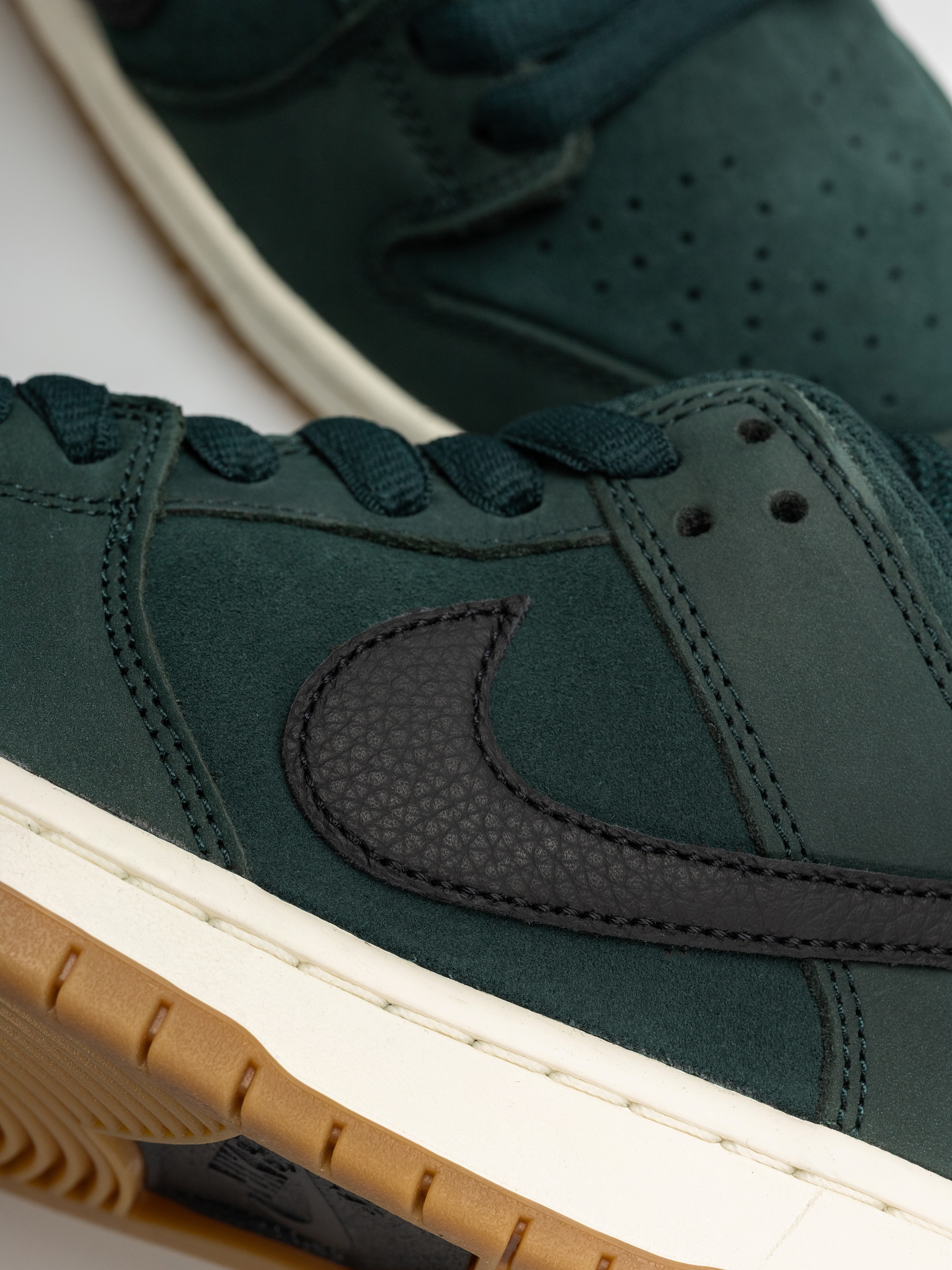 Boty Nike SB Dunk Low Pro (deep fir/black fir sail)
