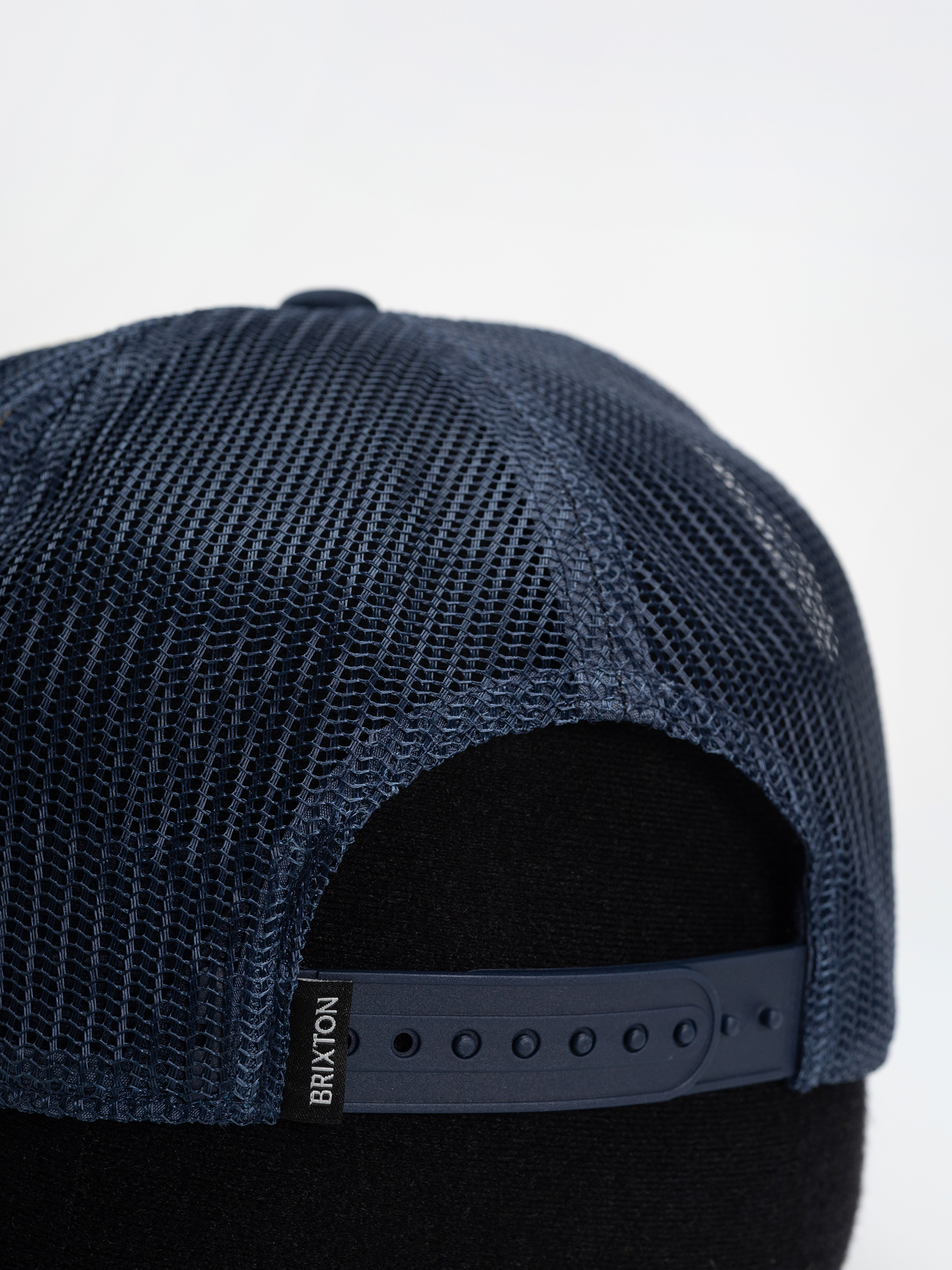 Kšiltovka  Brixton Pegasus C Np Mp Trucker Wmn (whitecap/navy)
