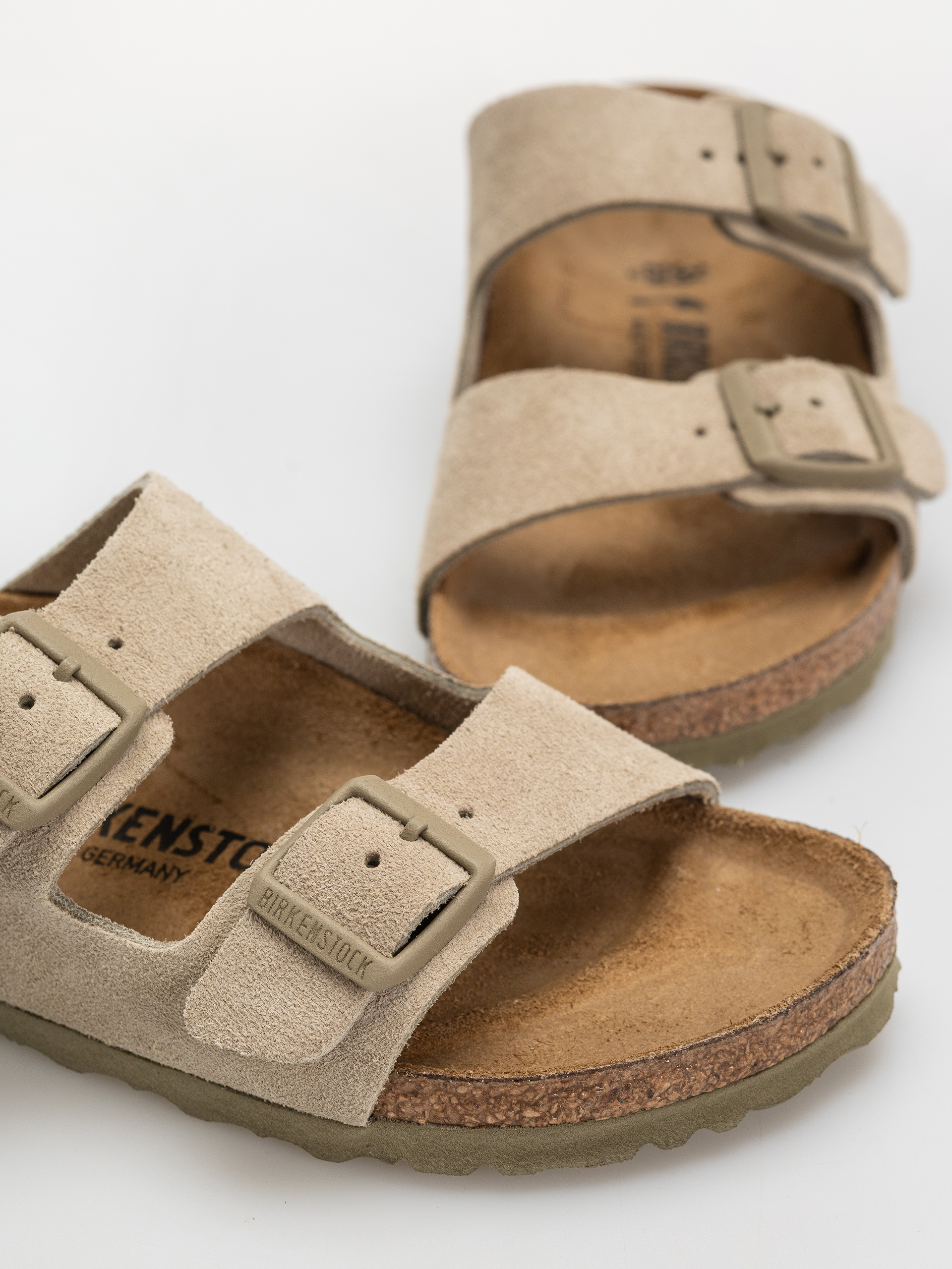 Plážovky Birkenstock Arizona Suede Leather Narrow (faded khaki)