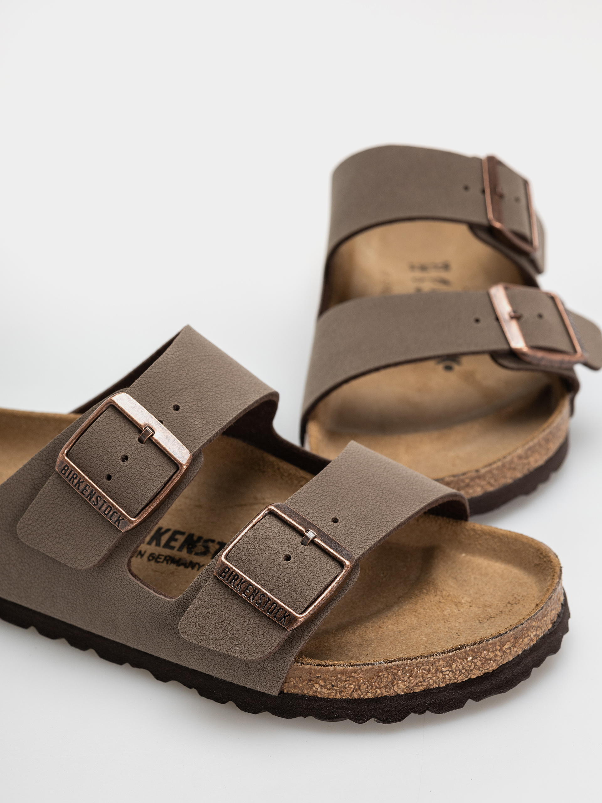 Plážovky Birkenstock Arizona Birkibuc Regular (mocca)