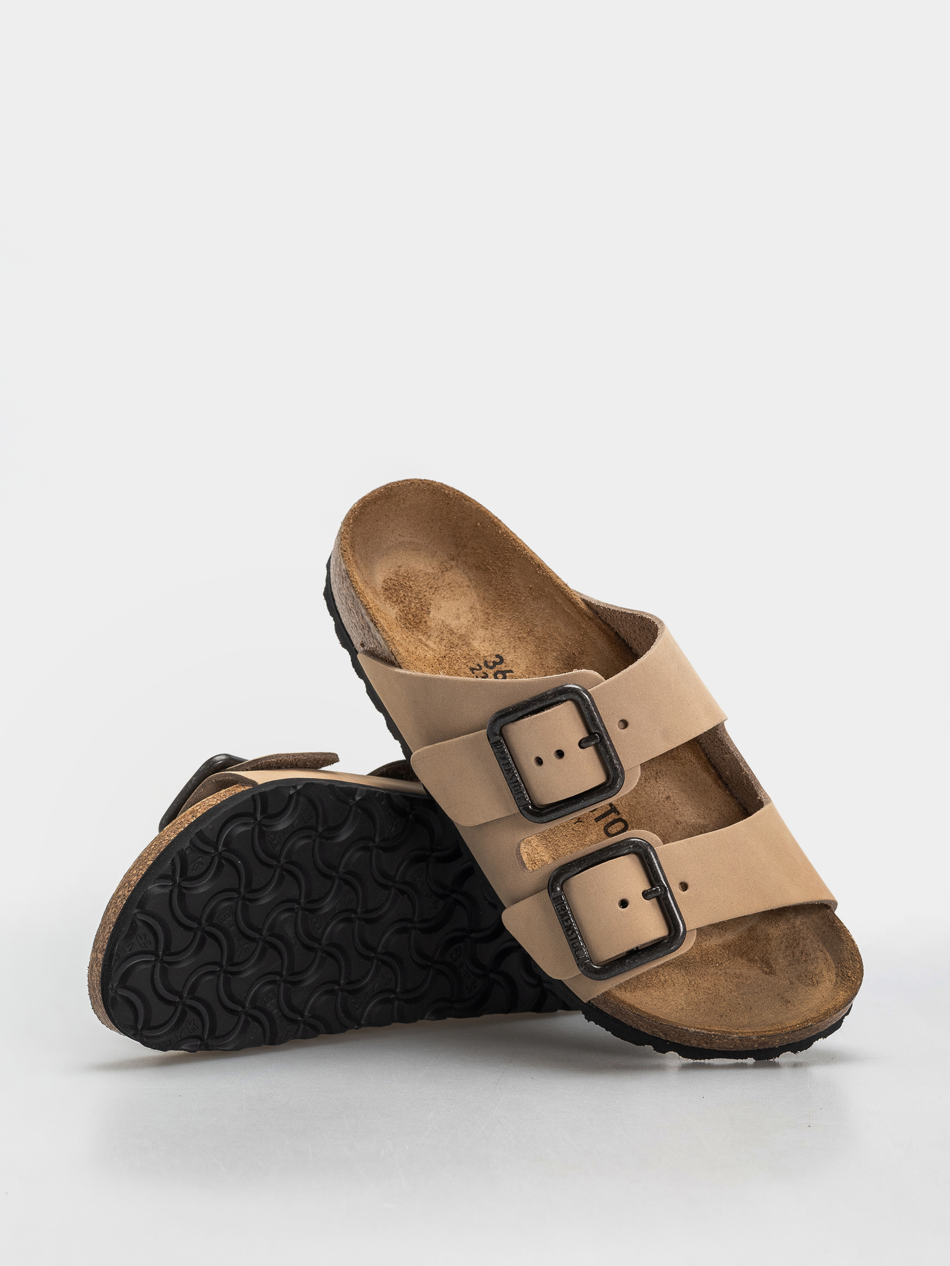 Plážovky Birkenstock Arizona Wire Buckle Nubuck Leather Narrow (sandcastle)