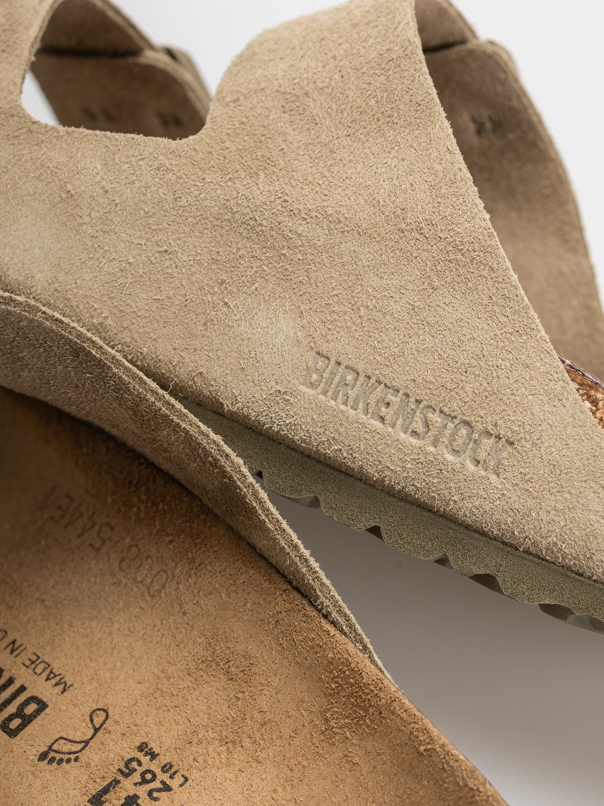 Plážovky Birkenstock Arizona Suede Leather Regular (faded khaki)