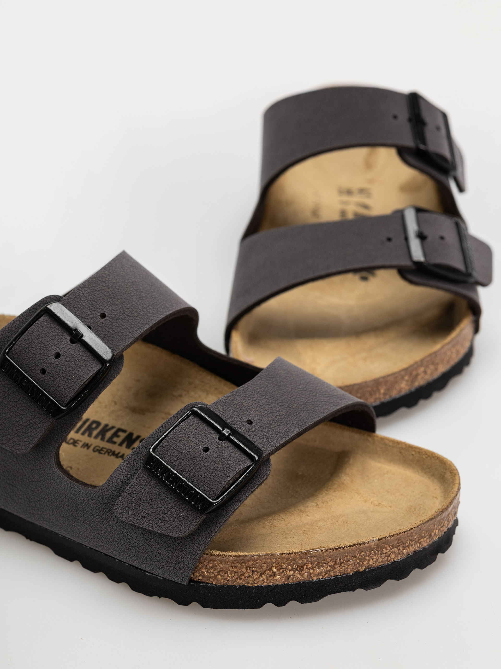 Plážovky Birkenstock Arizona Birkibuc Regular (velvet gray/black)