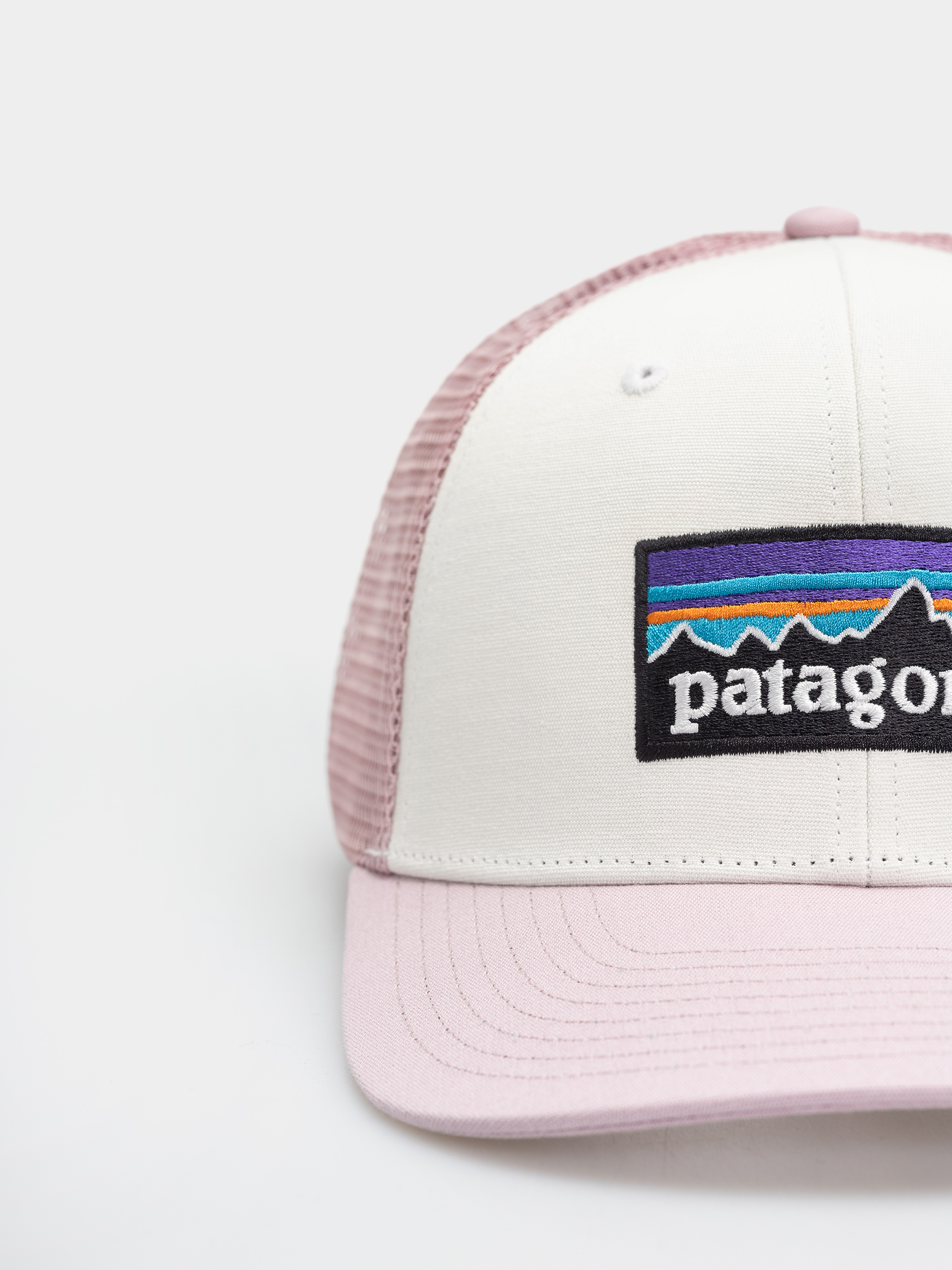 Kšiltovka  Patagonia P 6 Logo Trucker (white w/quiet violet)