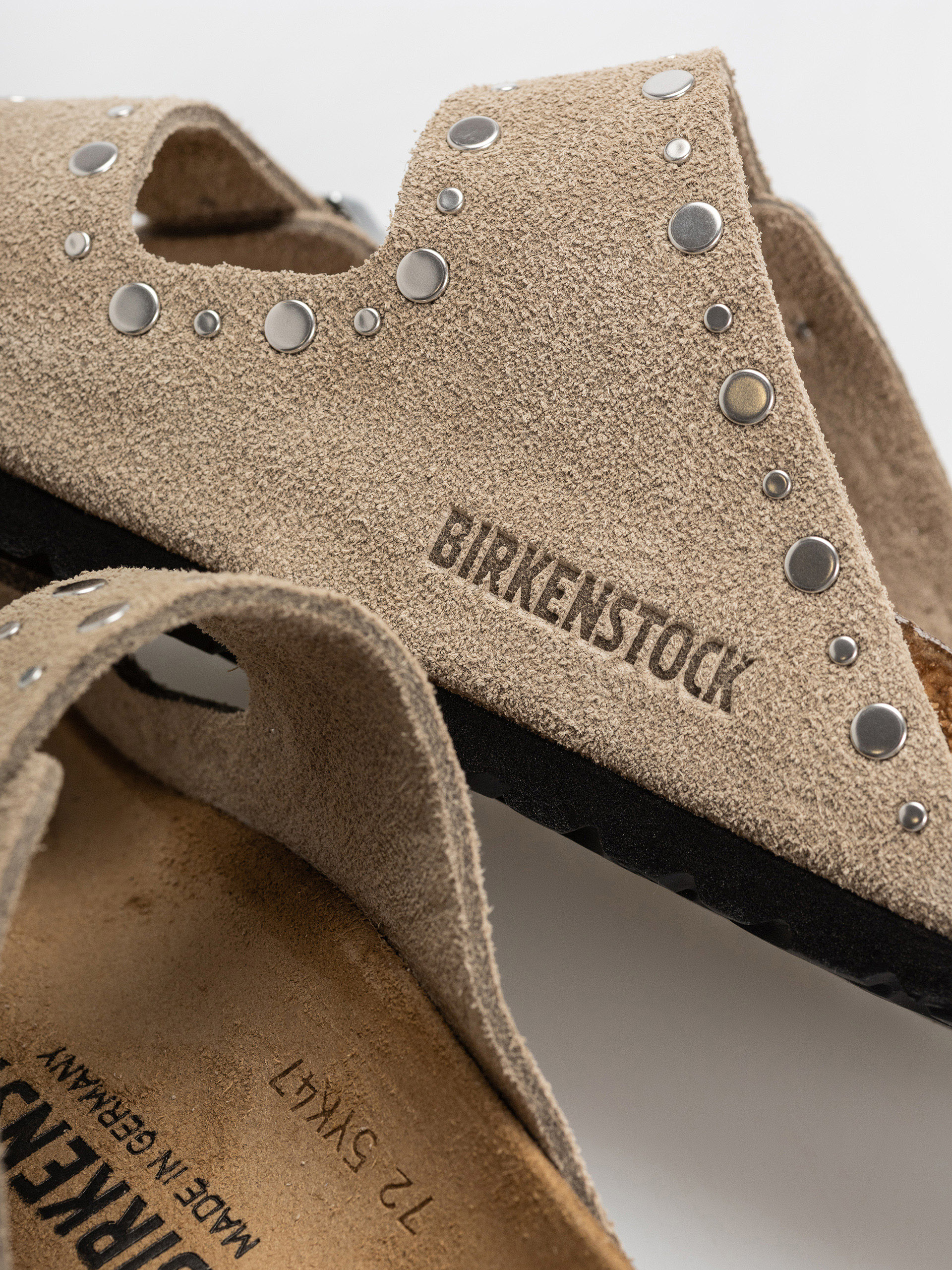 Plážovky Birkenstock Arizona Rivets Suede Leather Narrow Wmn (taupe)