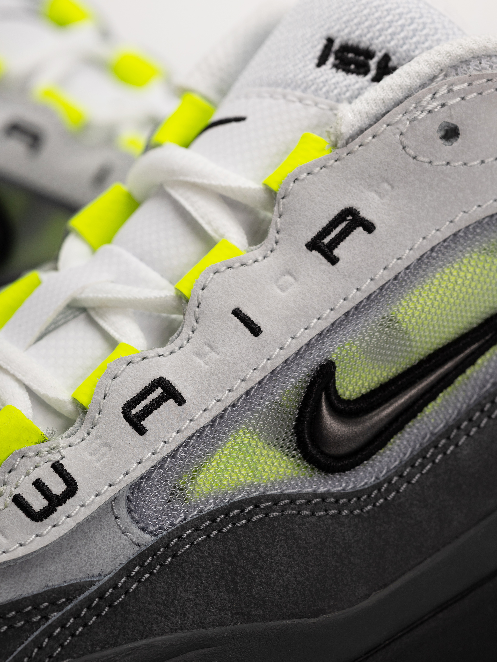 Boty Nike SB Air Max Ishod (black/neon yellow anthracite lt graphite)