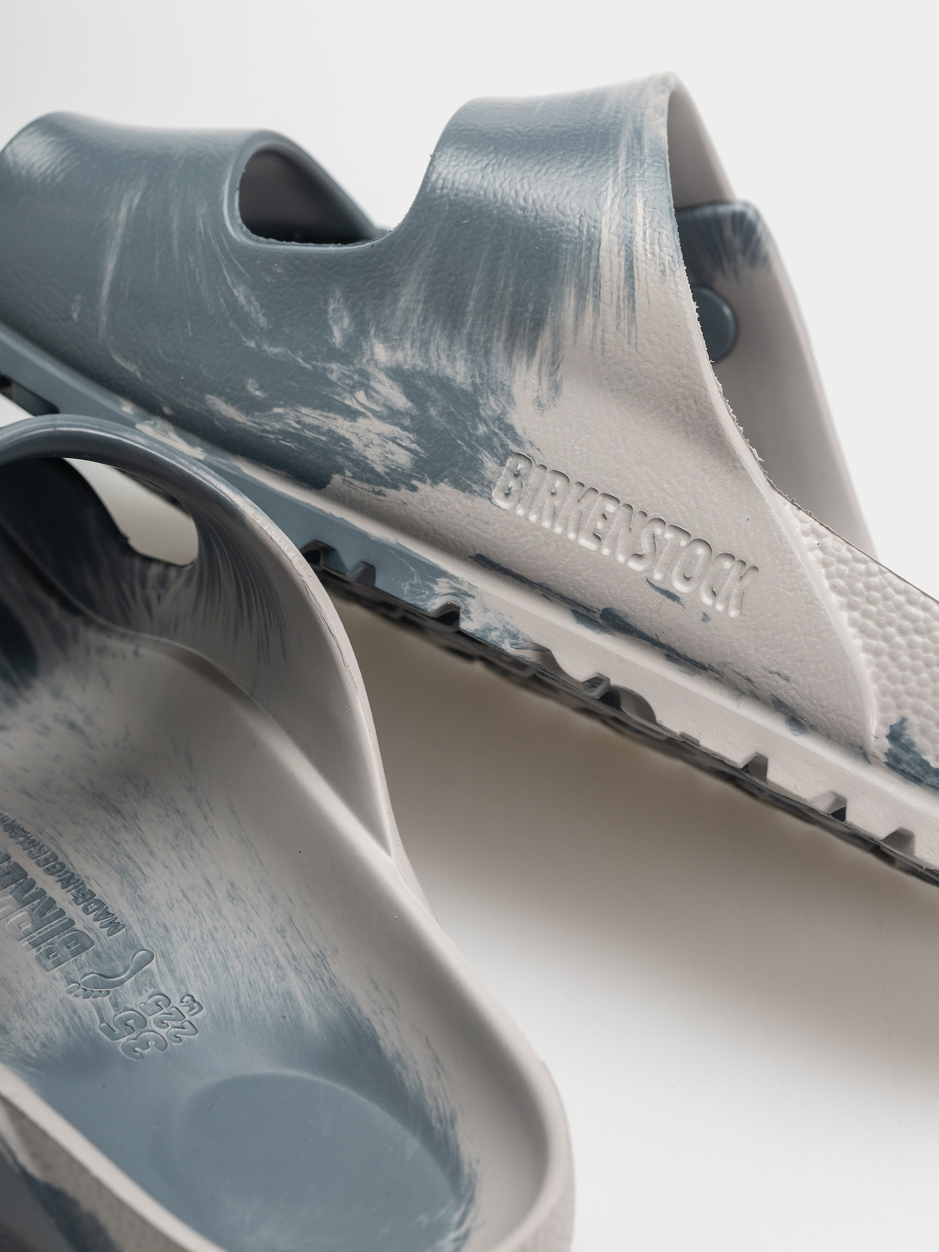 Plážovky Birkenstock Arizona Essentials EVA Narrow (basalt gray/stone coin multi)