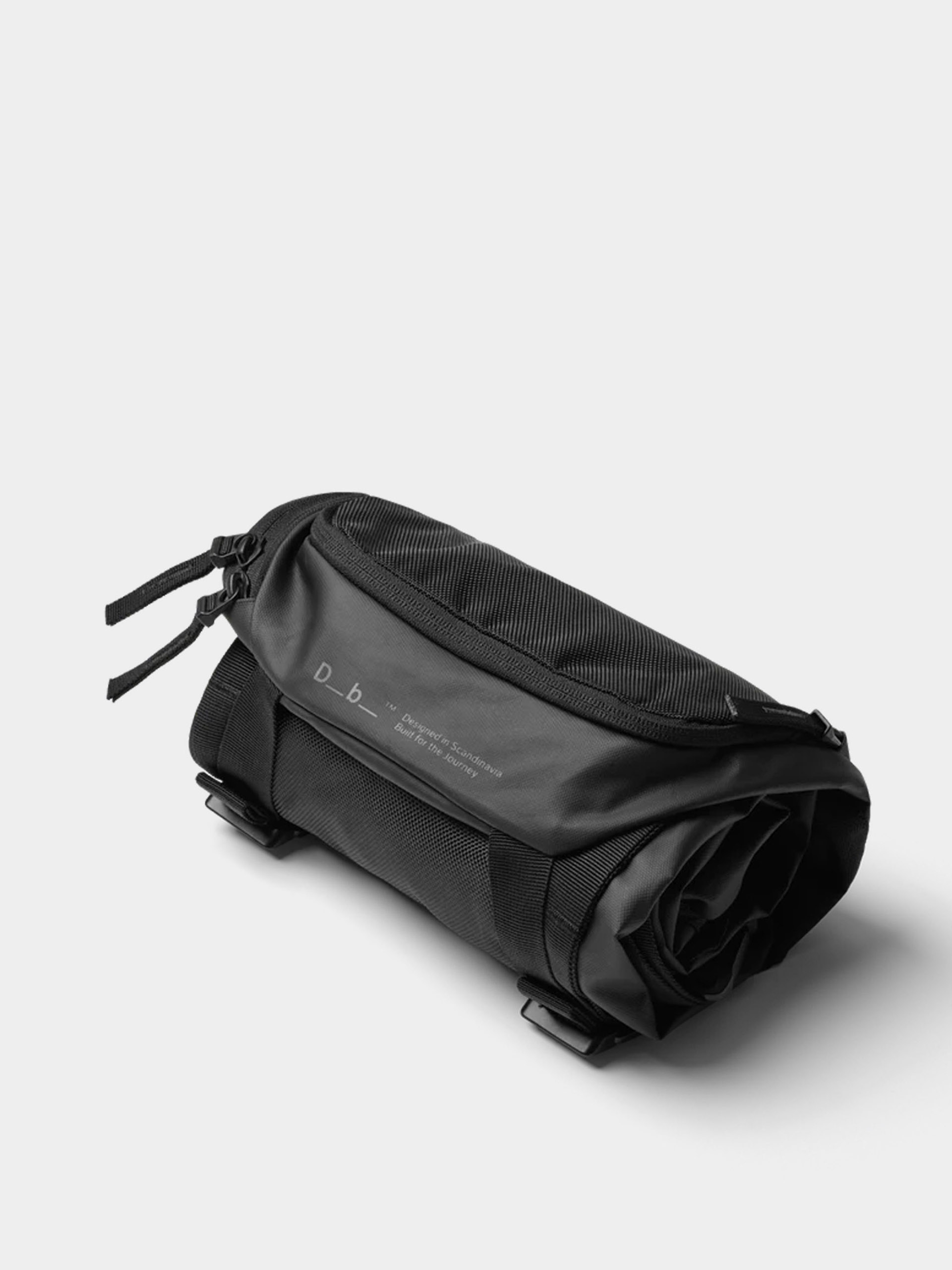 Batoh Db Skate Carrier 32L (black out)