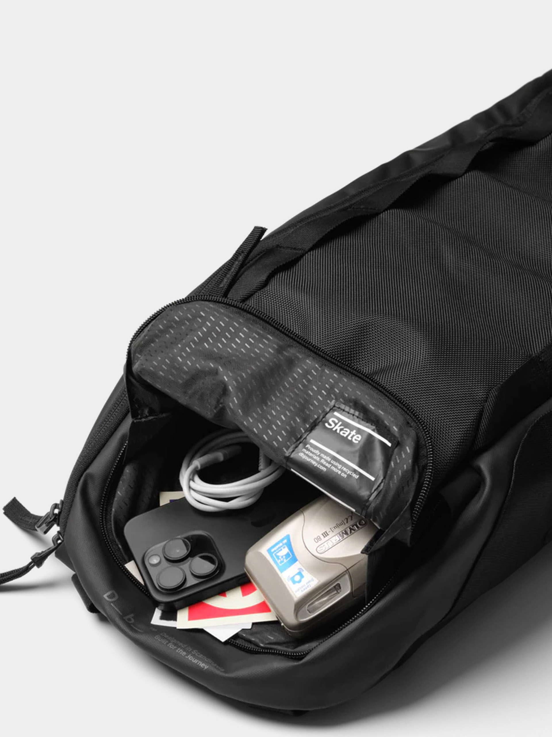 Batoh Db Skate Carrier 32L (black out)