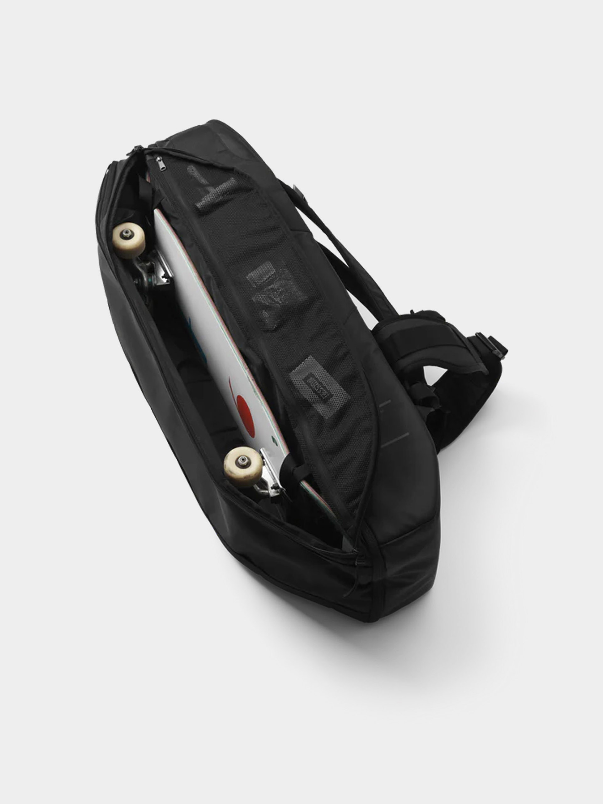 Batoh Db Skateboarding Pro Travel Pack 65L (black out)