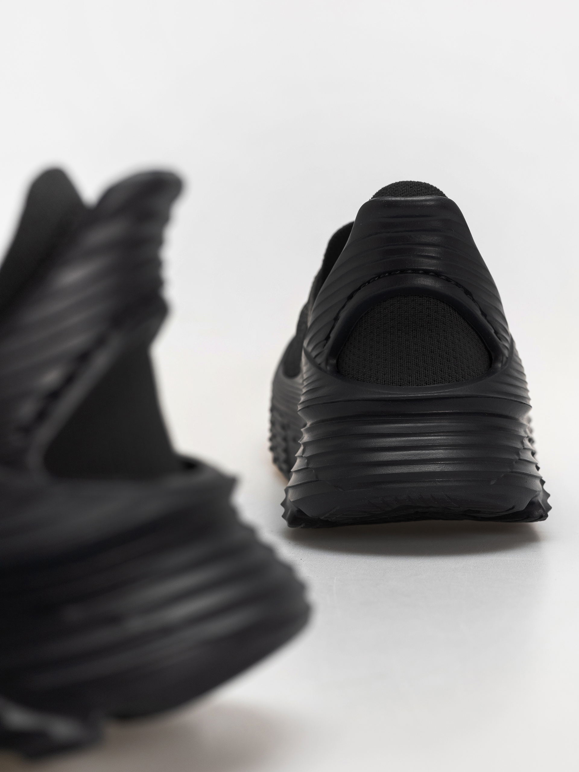 Boty Hoka Restore TC (black/black)