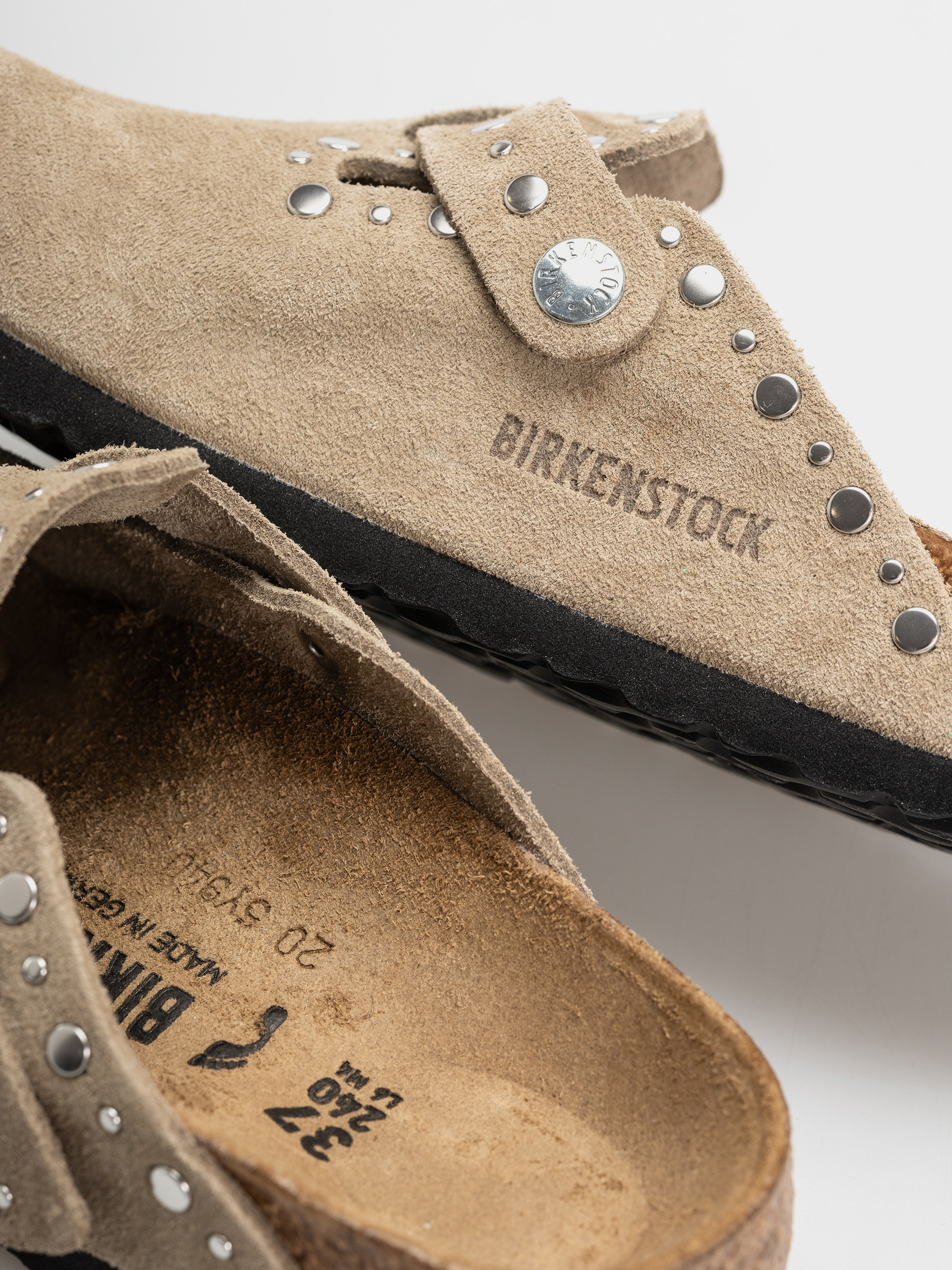 Plážovky Birkenstock Boston Rivets Suede Leather Narrow Wmn (taupe)