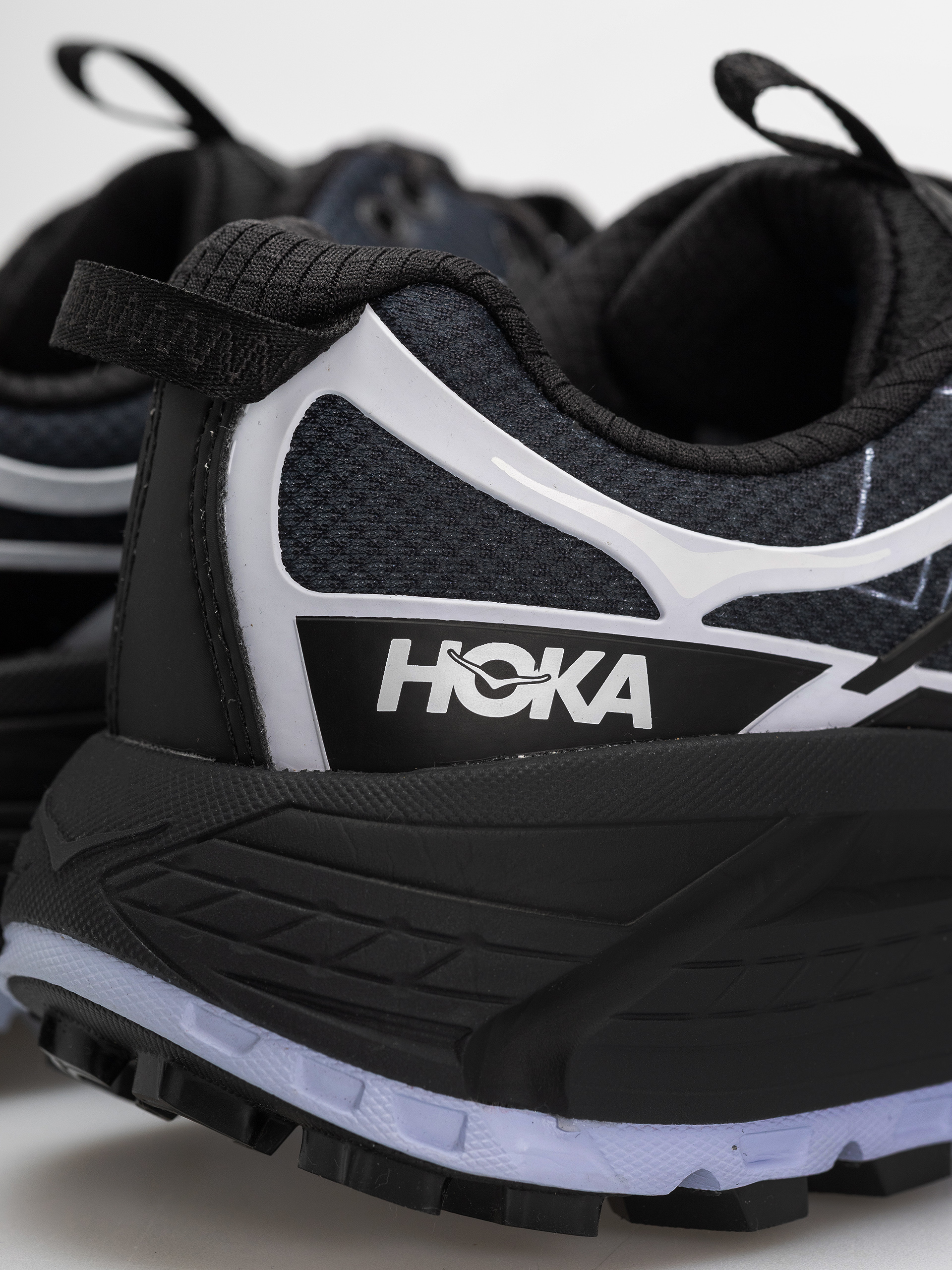 Boty Hoka Mafate Three2 Wordmark (carbon black/ambient blue)