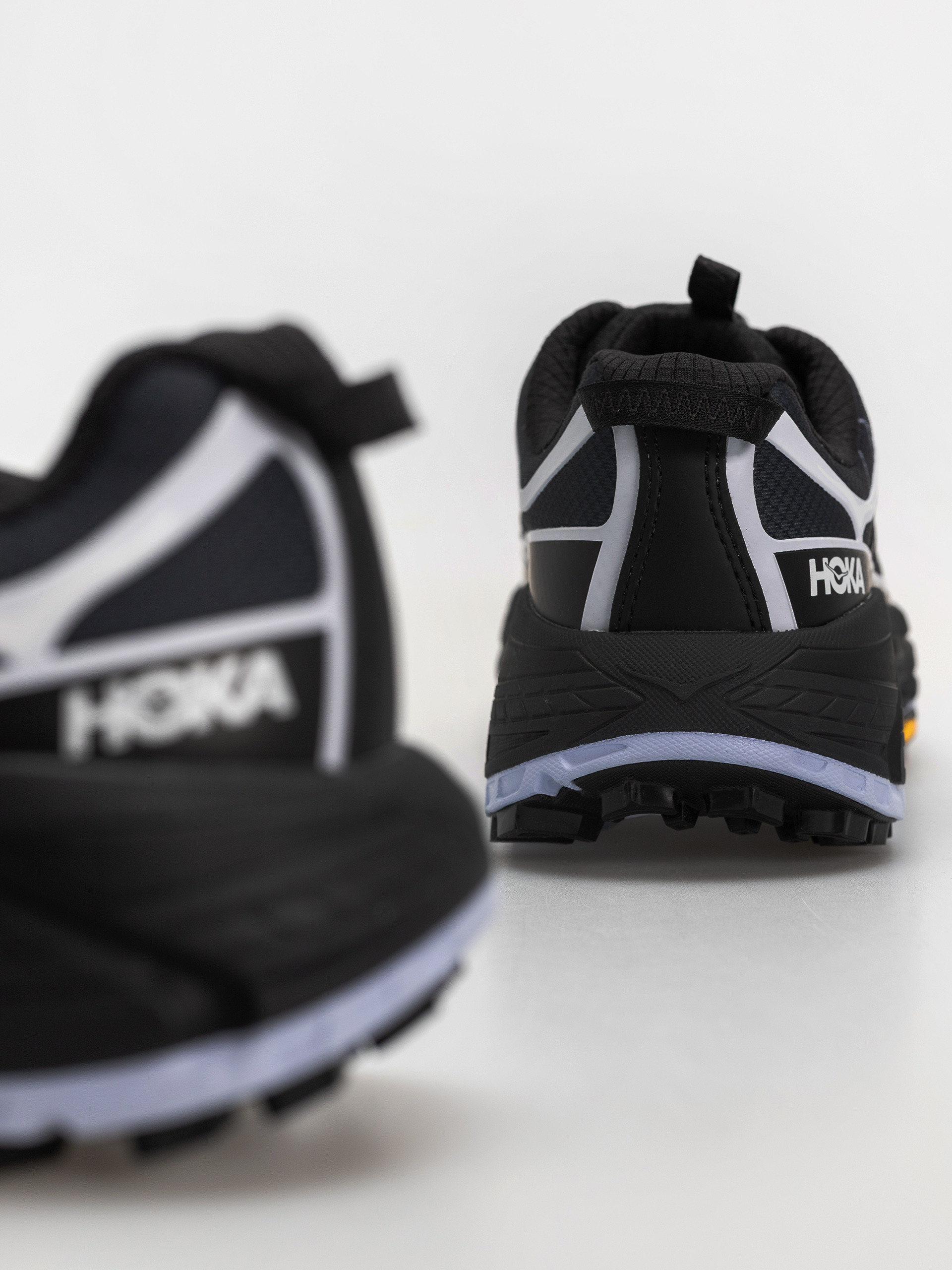 Boty Hoka Mafate Three2 Wordmark (carbon black/ambient blue)
