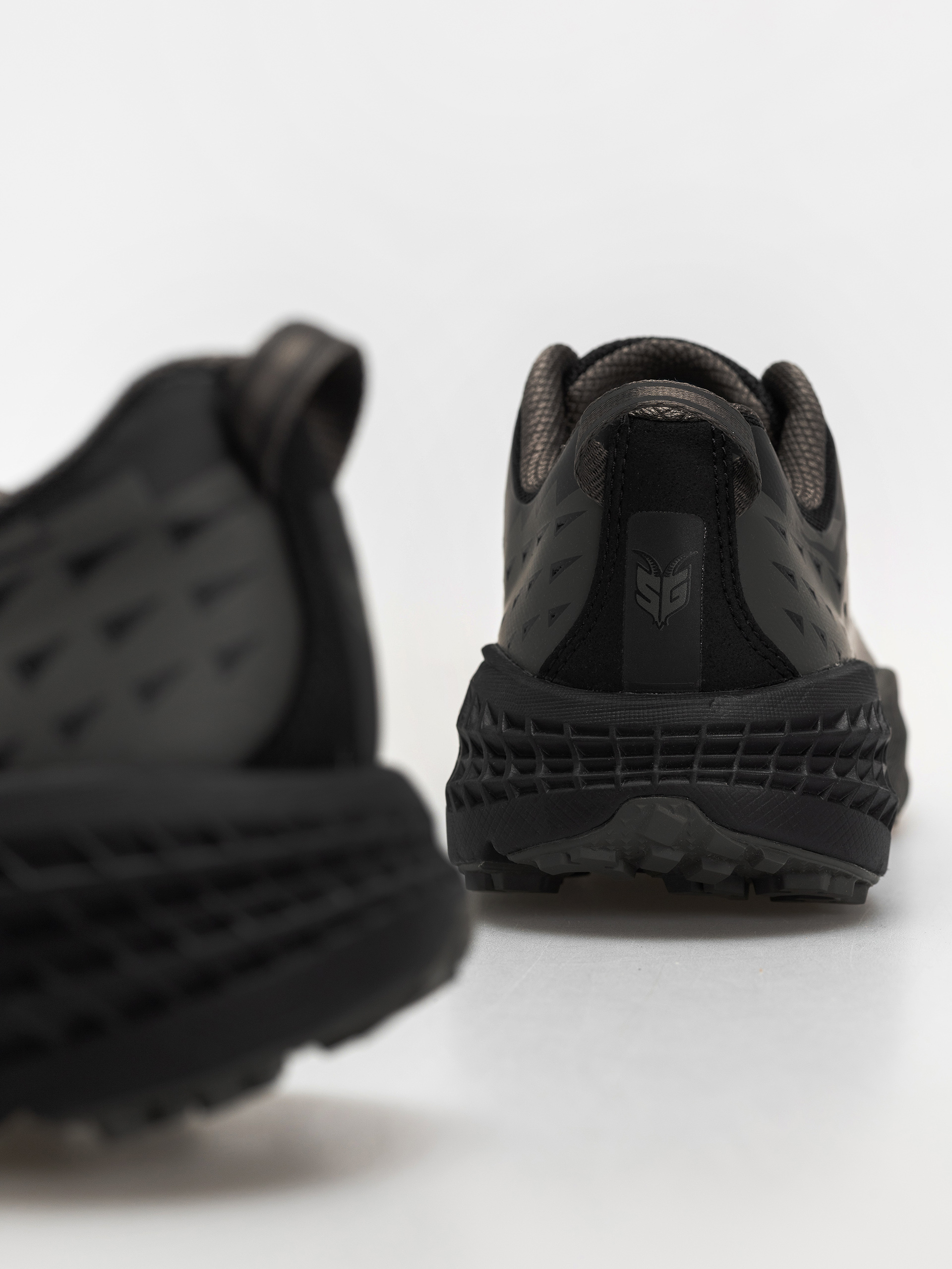 Boty Hoka Speedgoat 2 (black/asphalt grey)