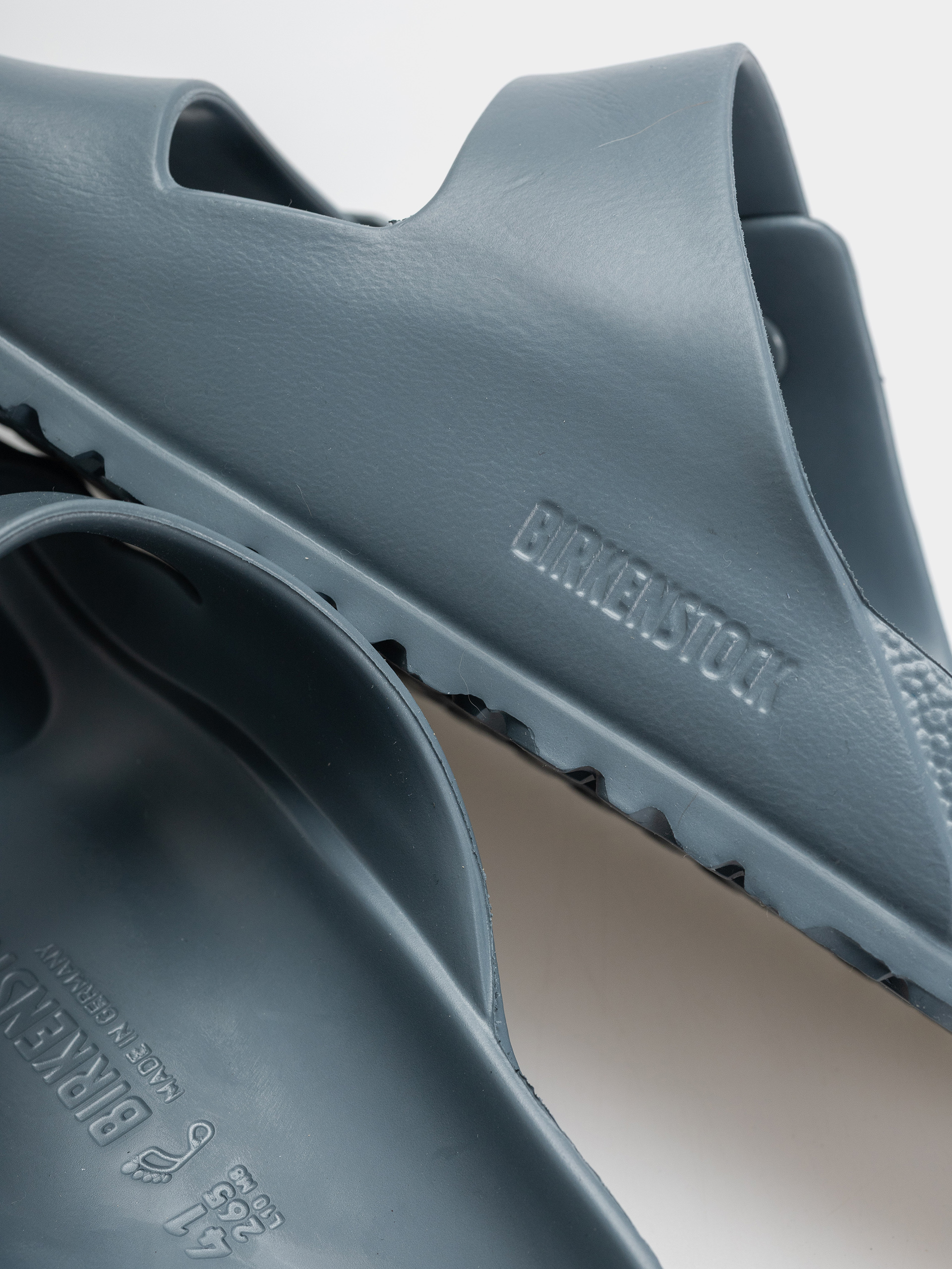 Plážovky Birkenstock Arizona Essentials EVA Regular (basalt gray)