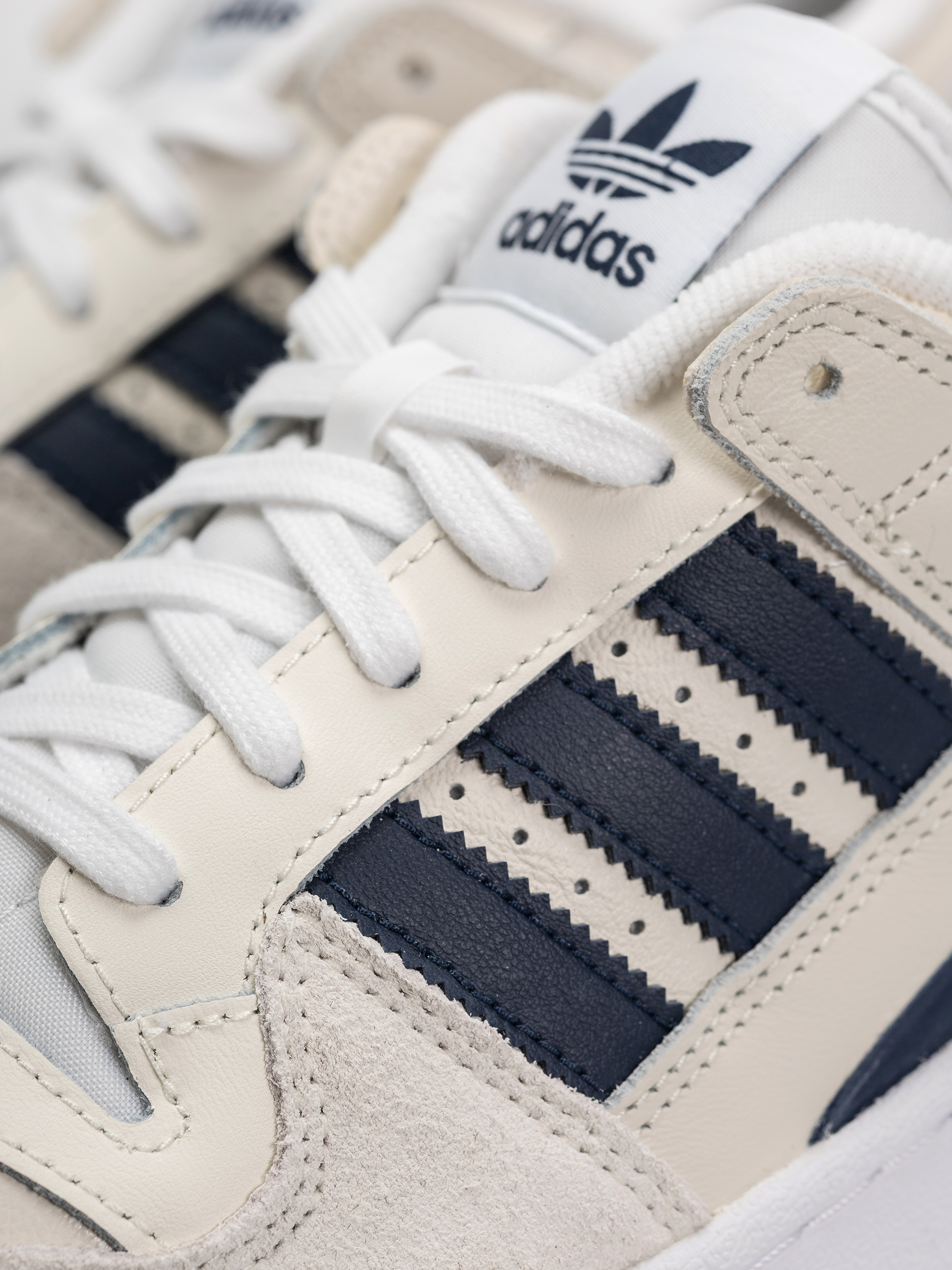 Boty adidas Forum 84 Low Adv (cwhite/conavy/ftwwht)