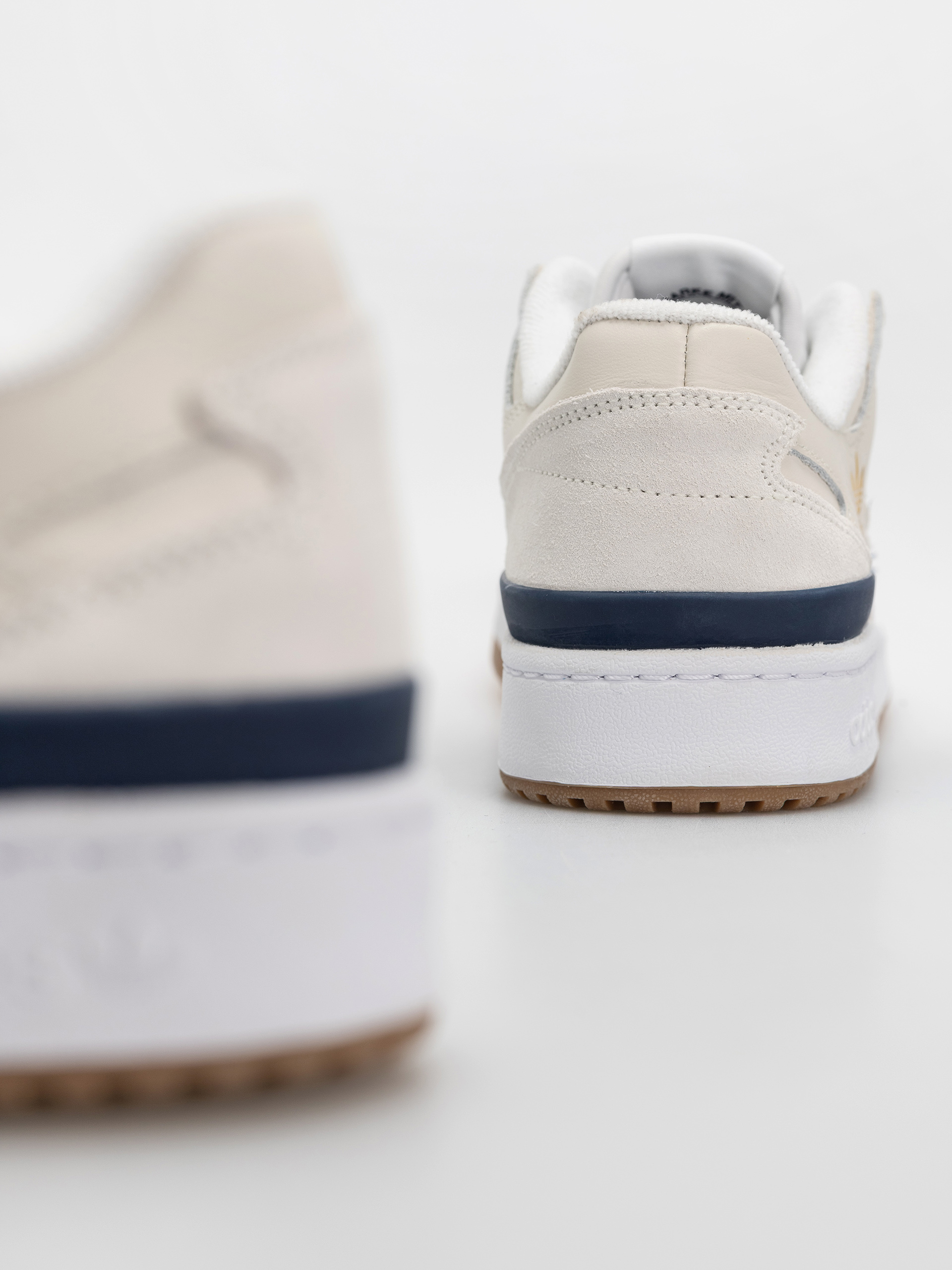Boty adidas Forum 84 Low Adv (cwhite/conavy/ftwwht)