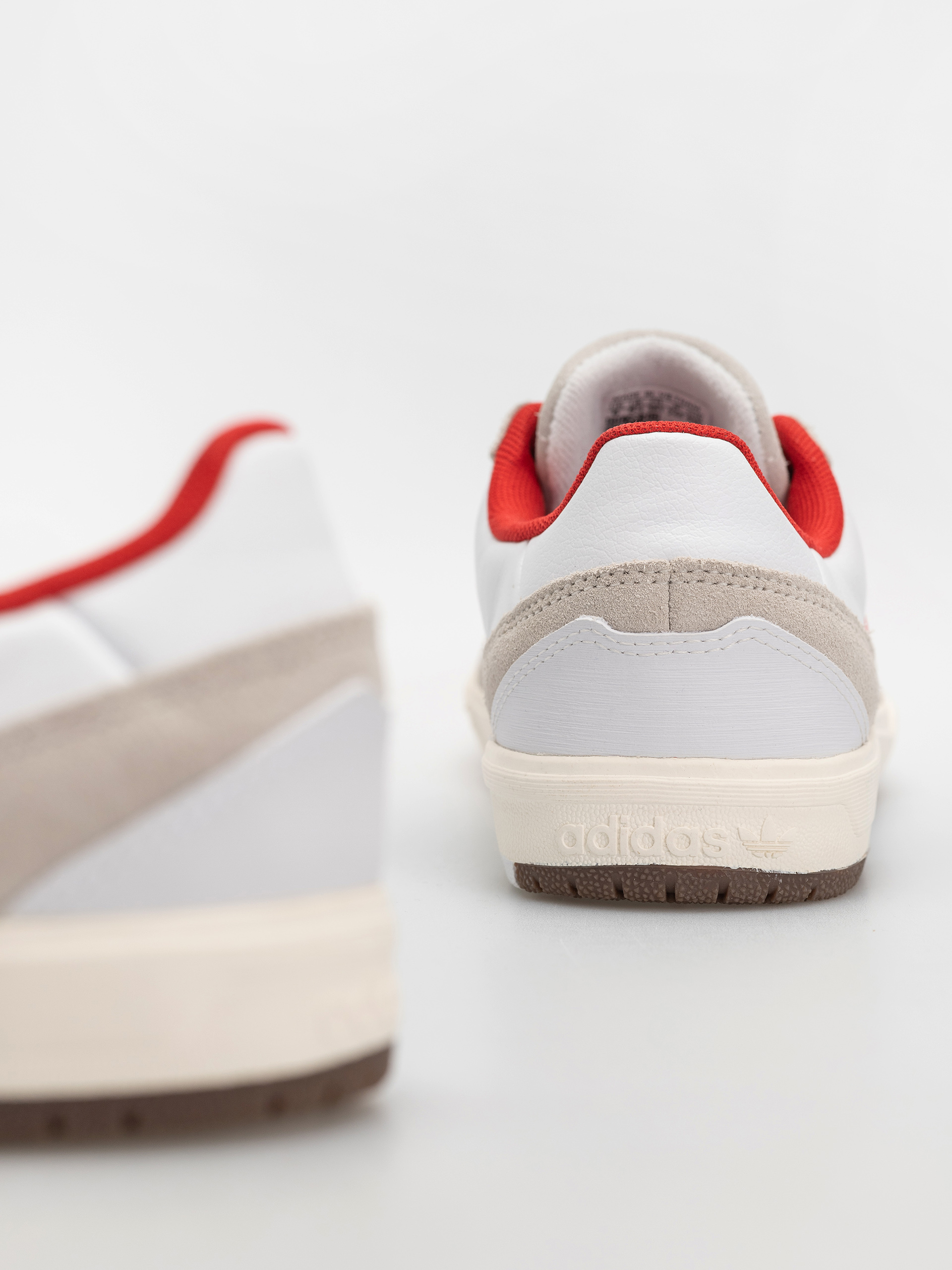 Boty adidas Tyshawn II (ftwwht/betsca/cwhite)