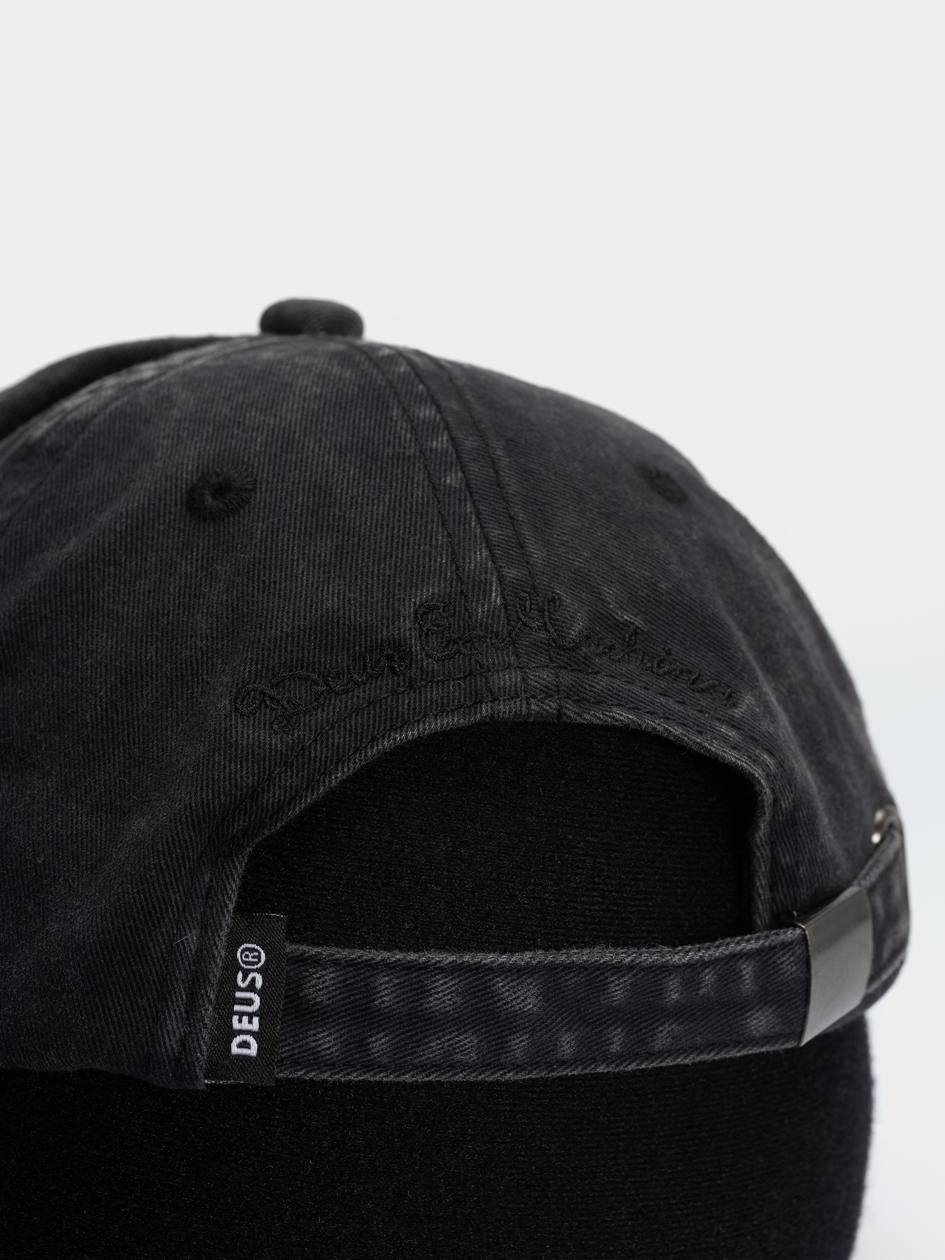 Kšiltovka  Deus Ex Machina Shield Garment Dyed Dad (black)