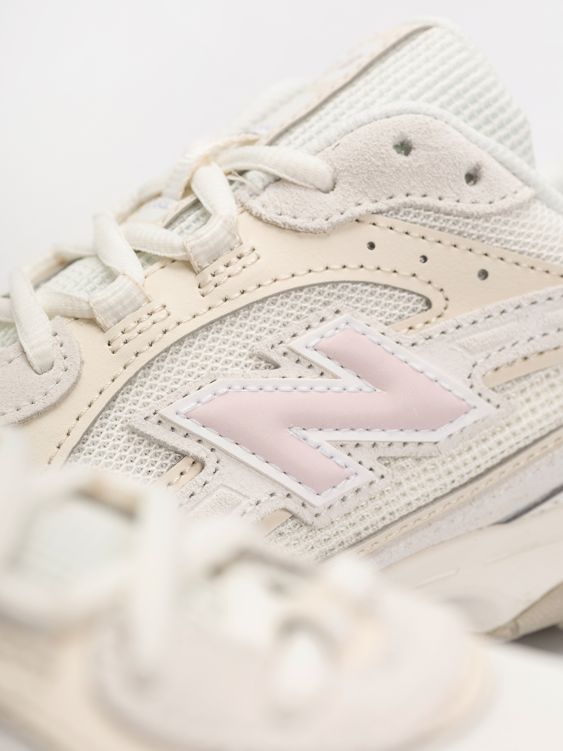 Boty New Balance 204 (sea salt/stone pink)