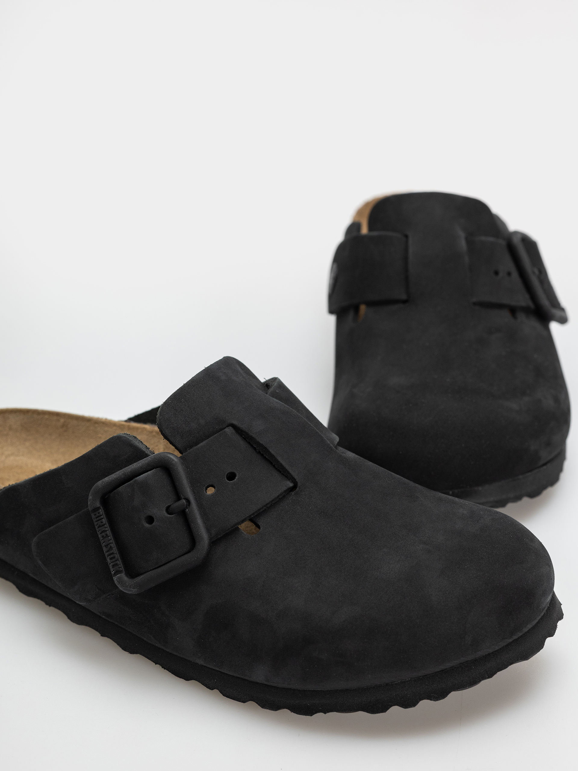 Plážovky Birkenstock Boston Wire Buckle Nubuck Leather Narrow (black)
