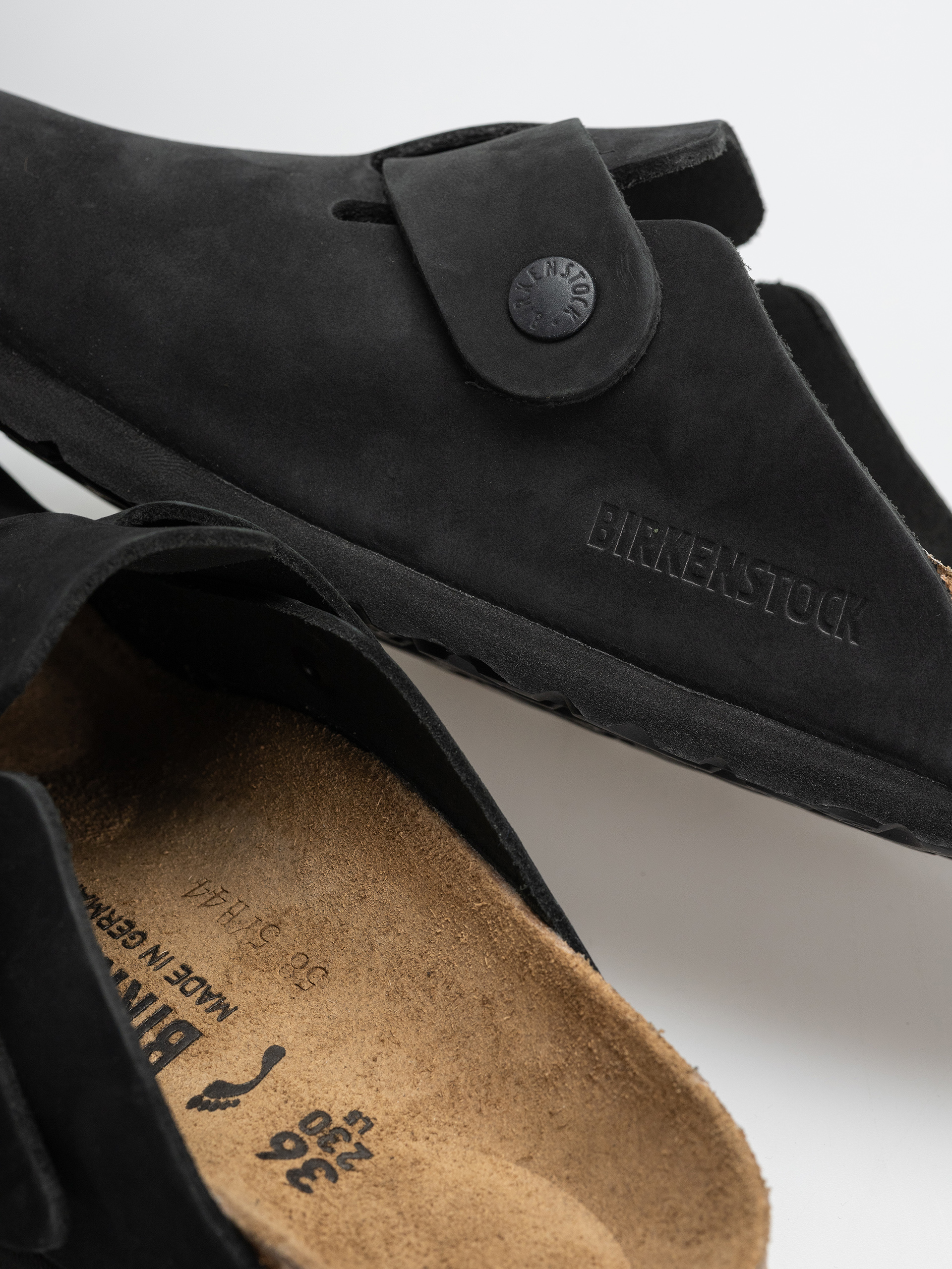 Plážovky Birkenstock Boston Wire Buckle Nubuck Leather Narrow (black)