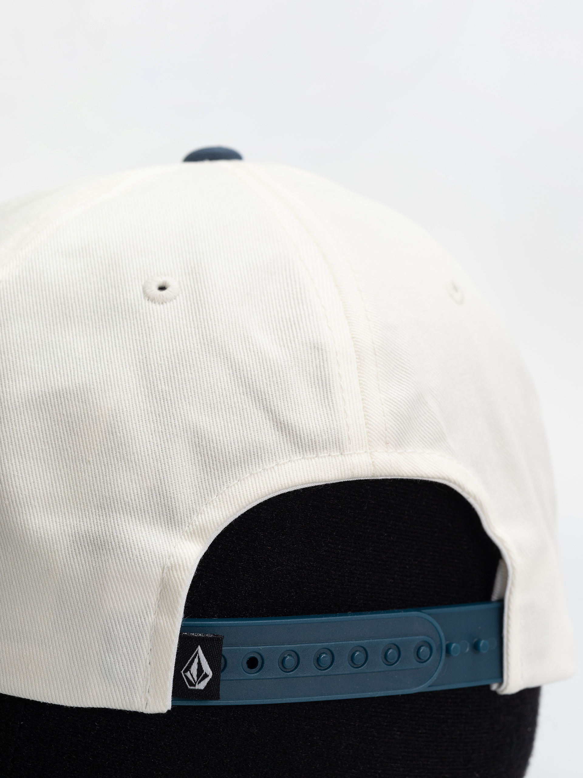 Kšiltovka  Volcom Petrolstone Adj (off white)