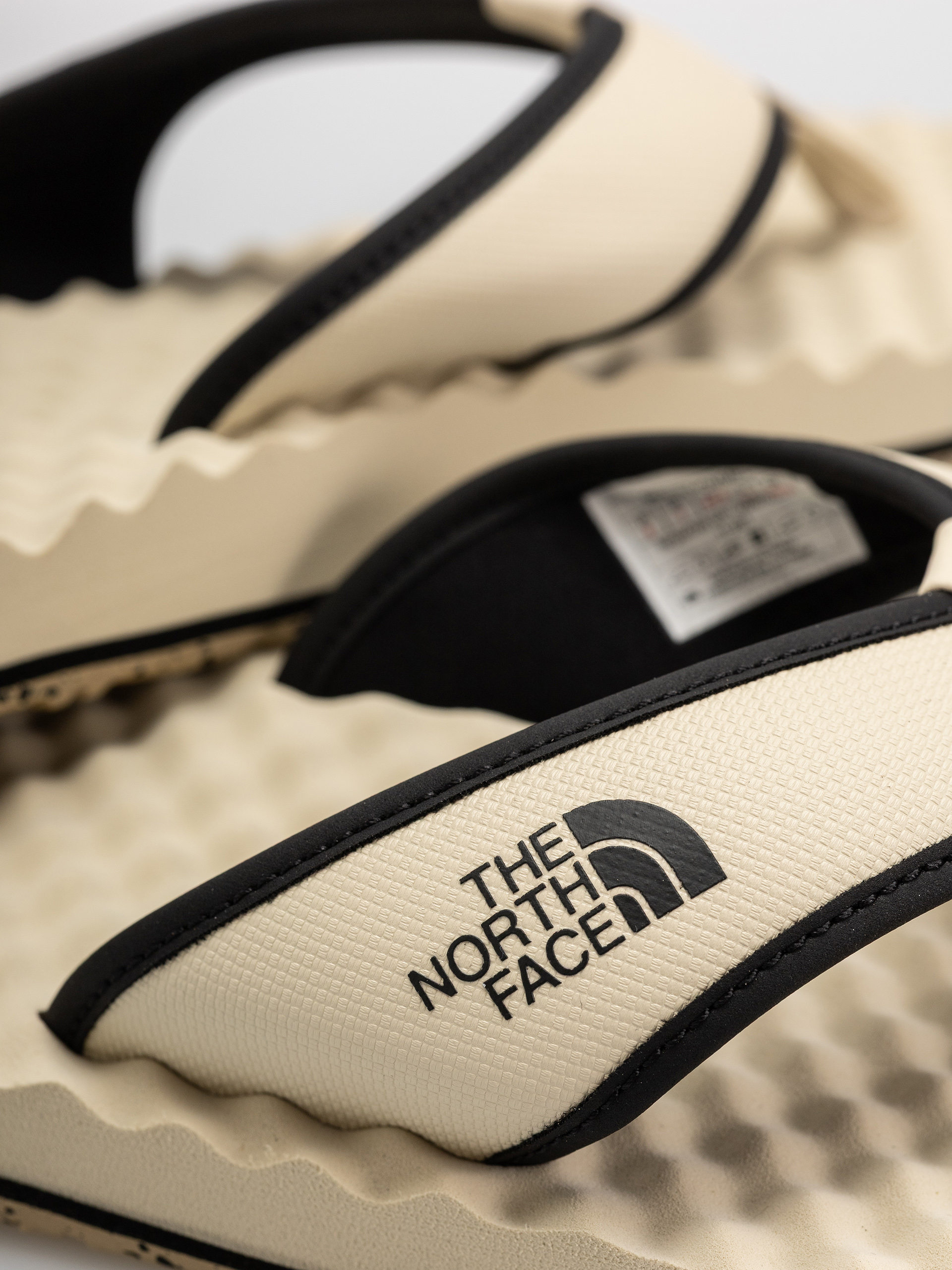 Plážovky The North Face Base Camp Flip Flop II (desert stone/tn)