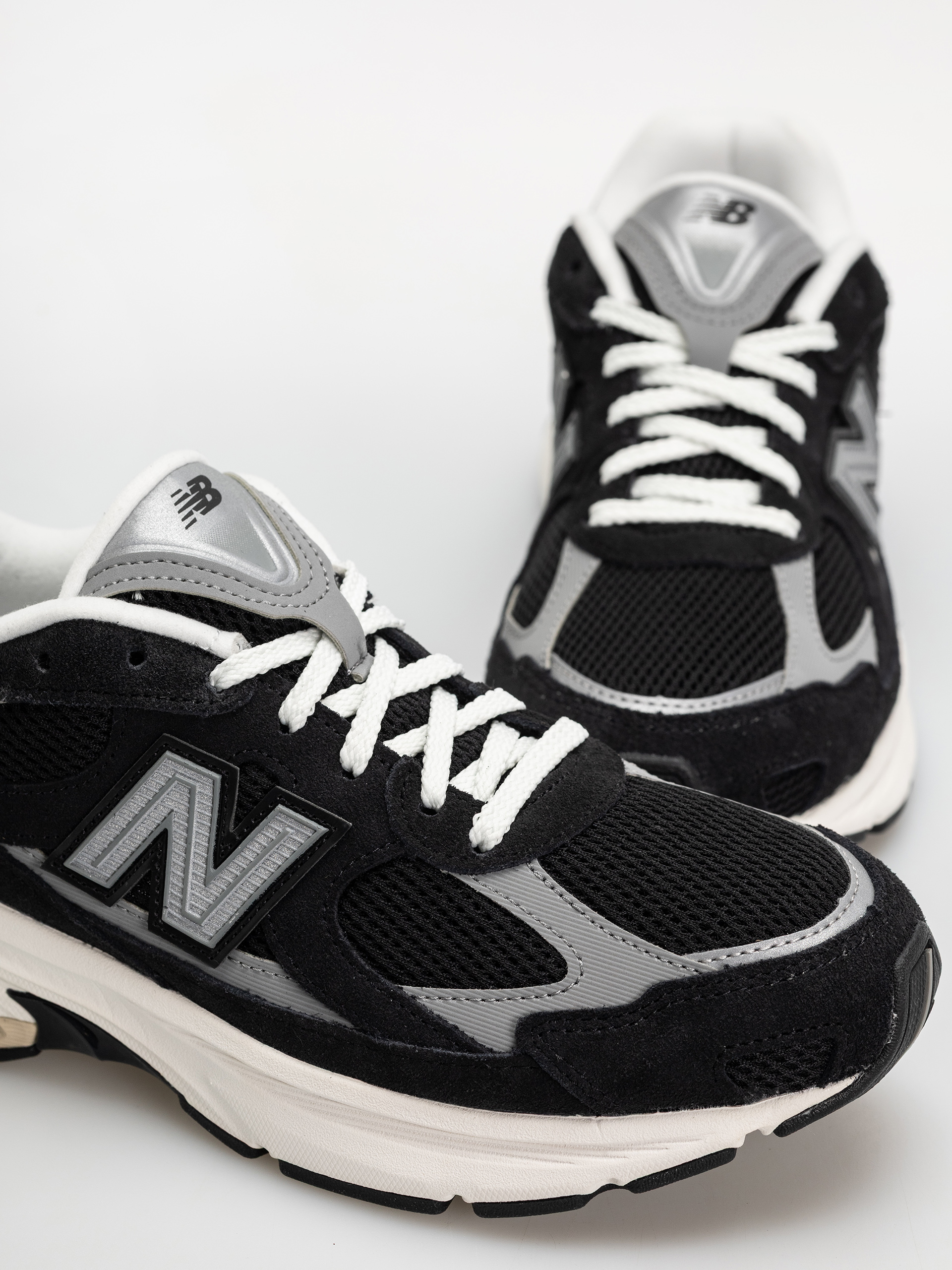 Boty New Balance 2010 (black/shadow grey/sea salt)
