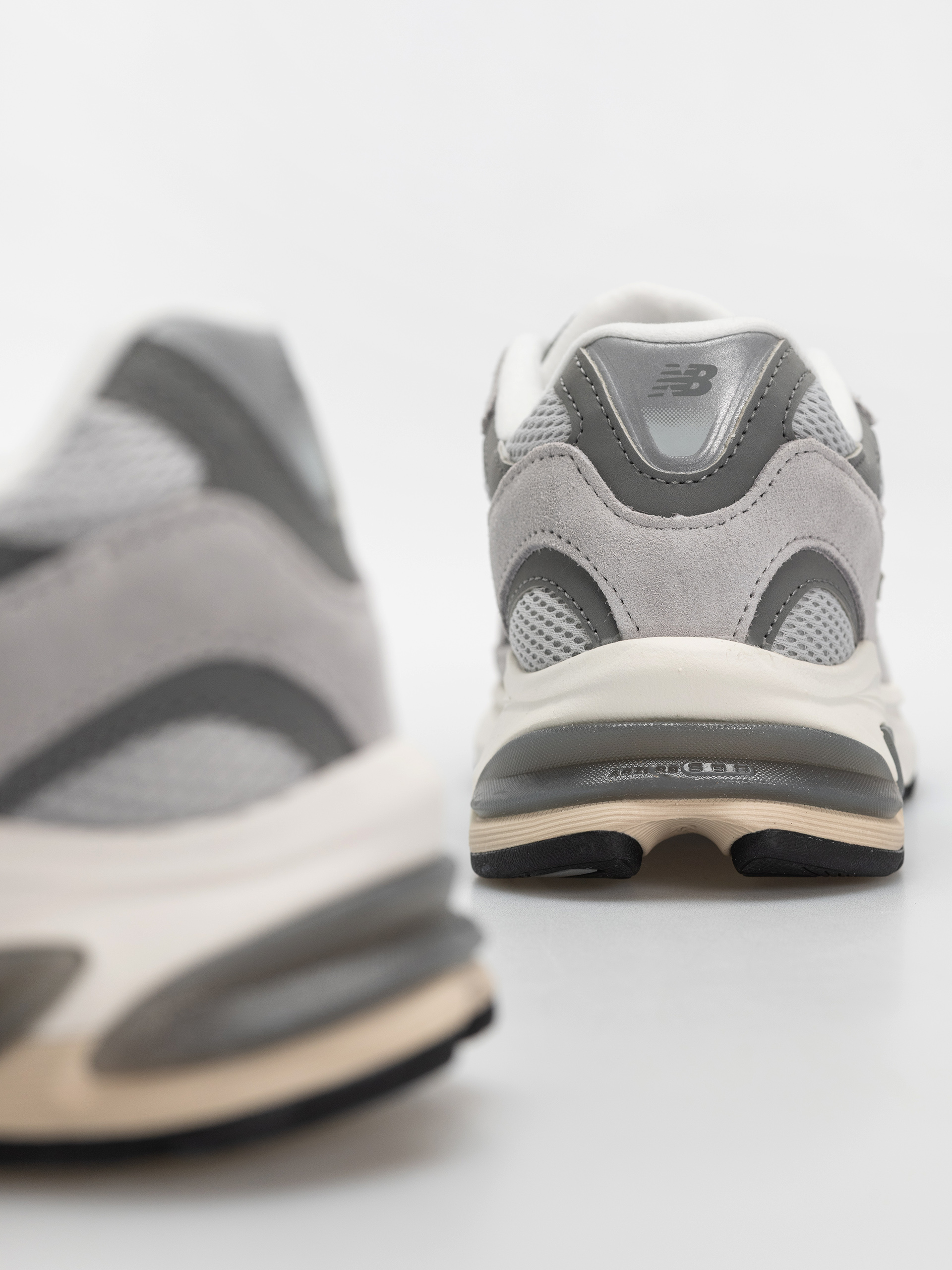 Boty New Balance 2010 (raincloud/harbor grey/white)