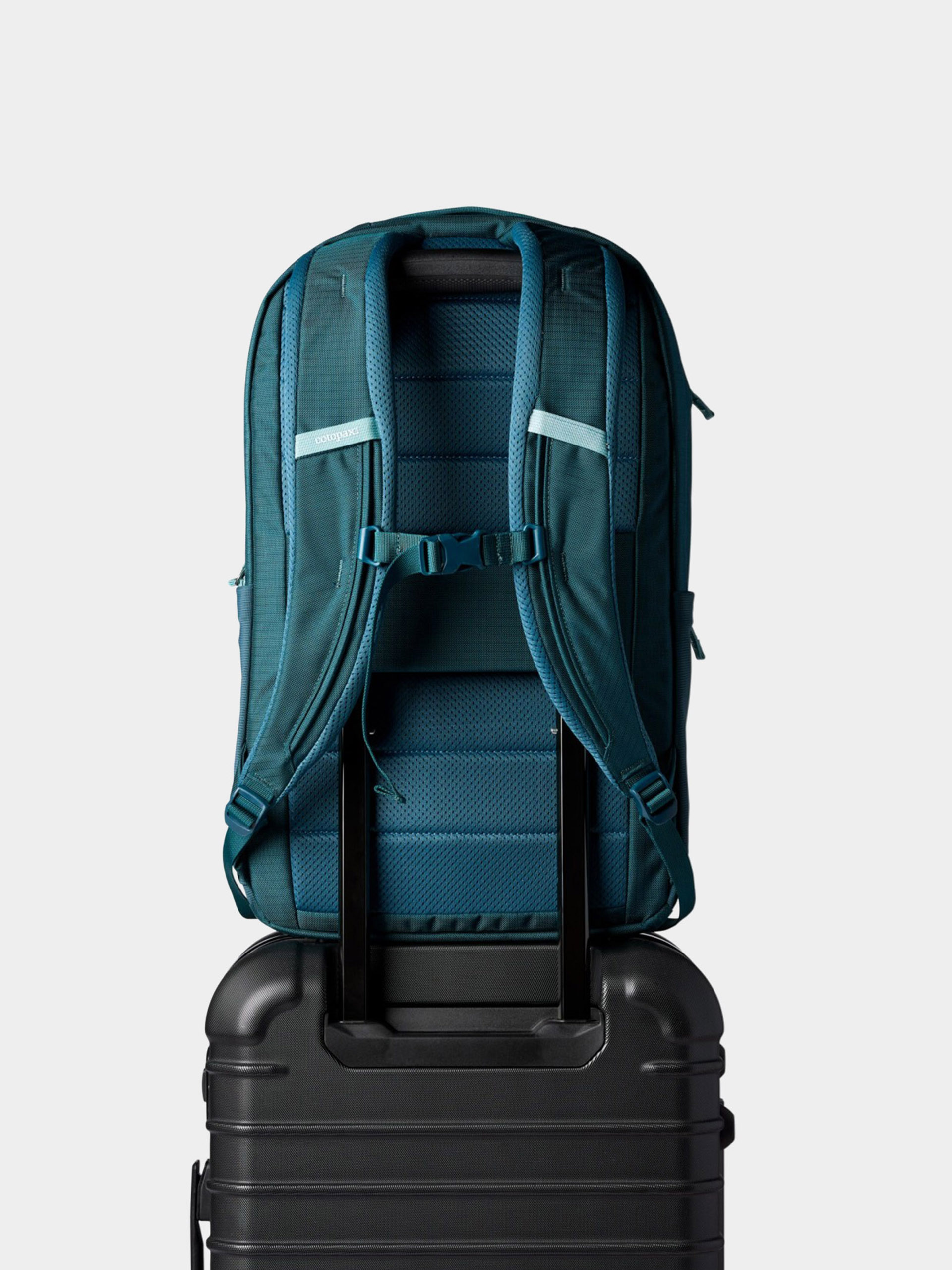 Batoh Cotopaxi Allpa 26L (blue spruce and abyss)
