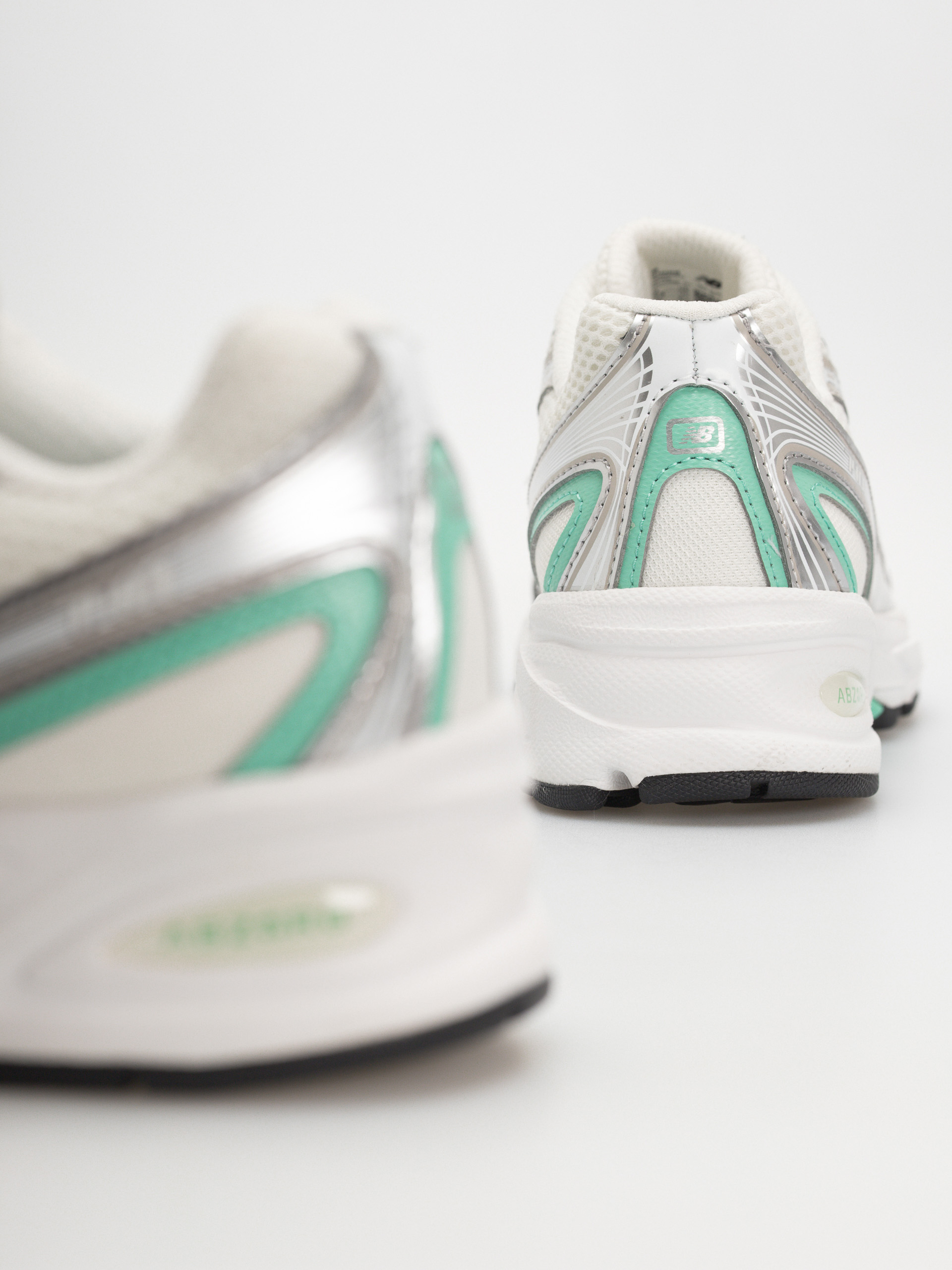 Boty New Balance 740 JR (silver metallic/deep end)