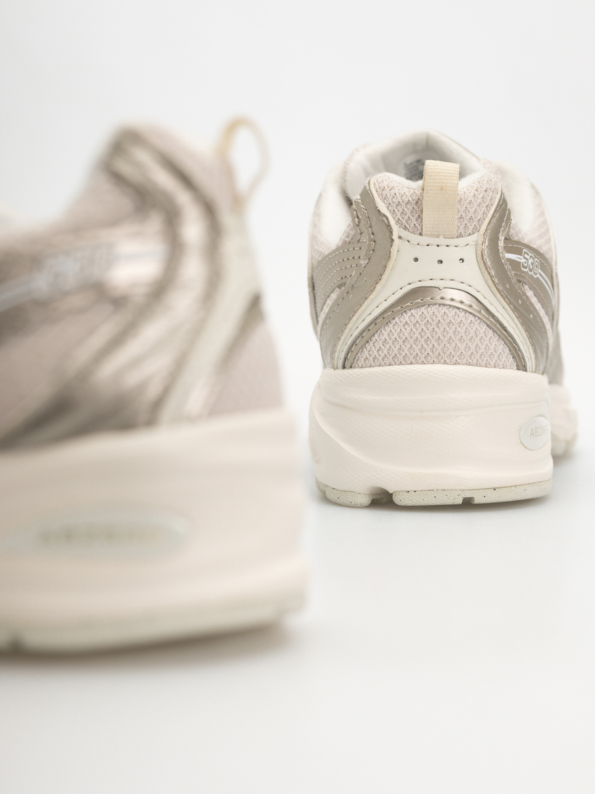Boty New Balance 530 (gold metallic/linen)