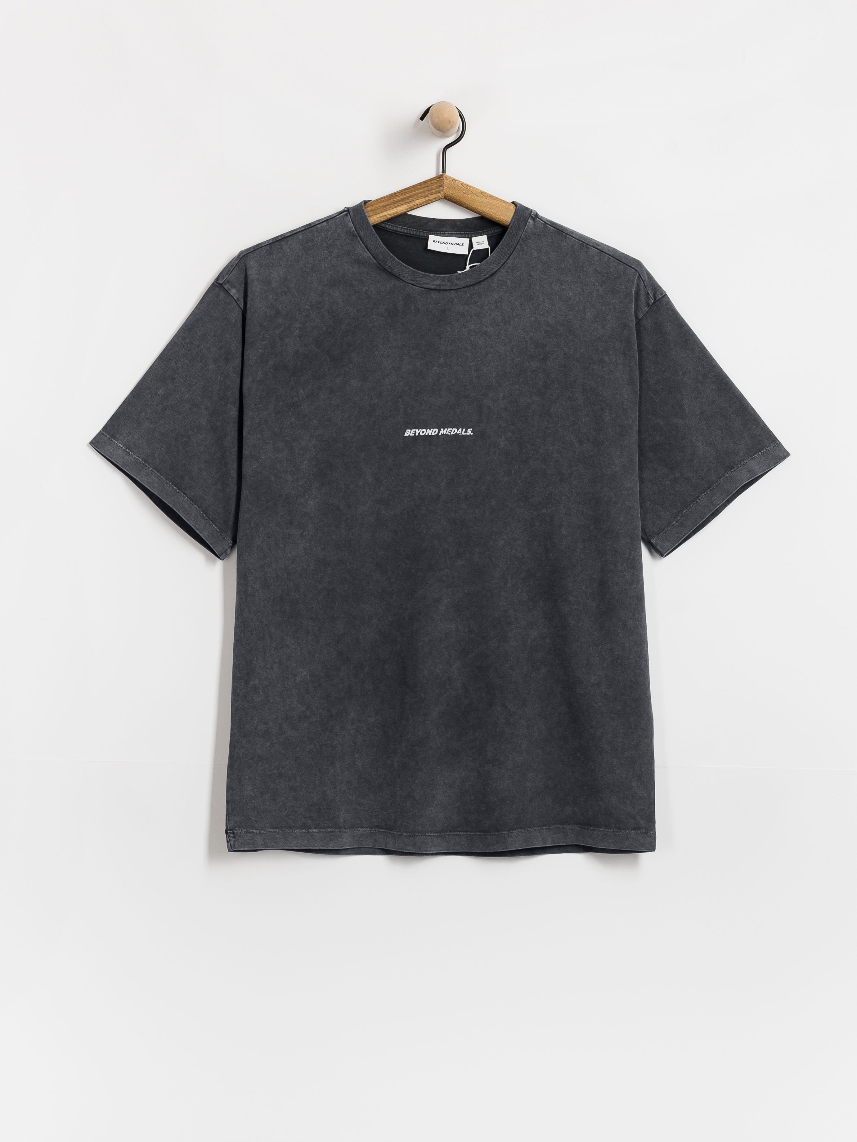 Tričko Beyond Medals Distressed Logo (black)