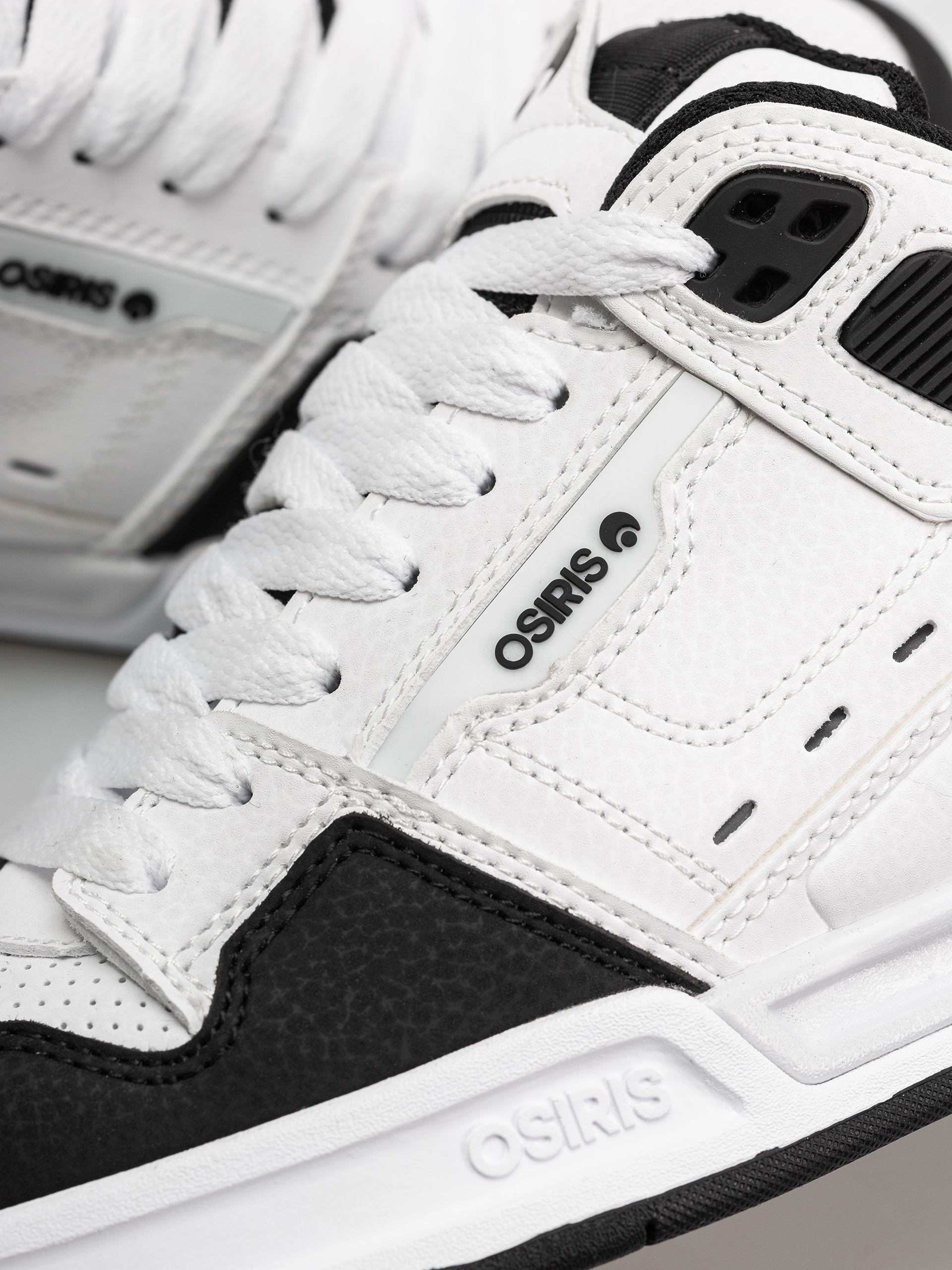 Boty Osiris Peril (white/black/grey)
