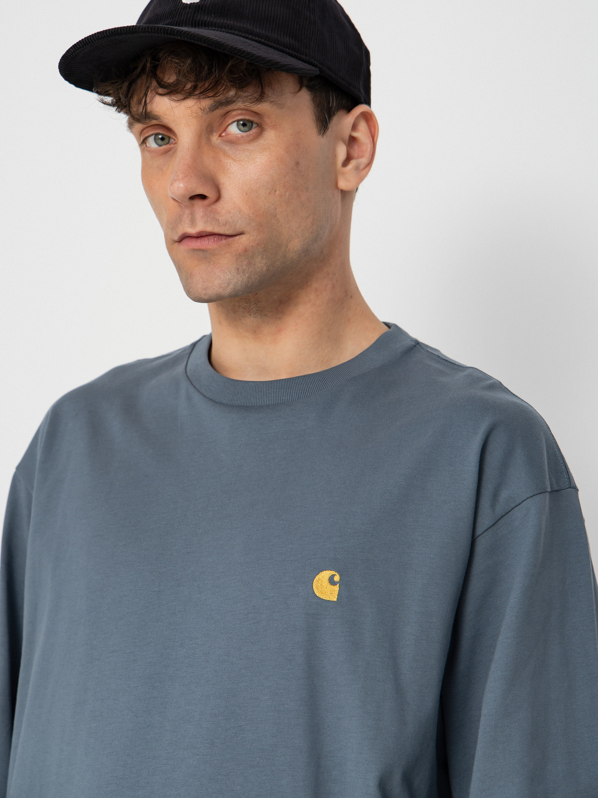 Triko Carhartt WIP Chase (cozy blue/gold)