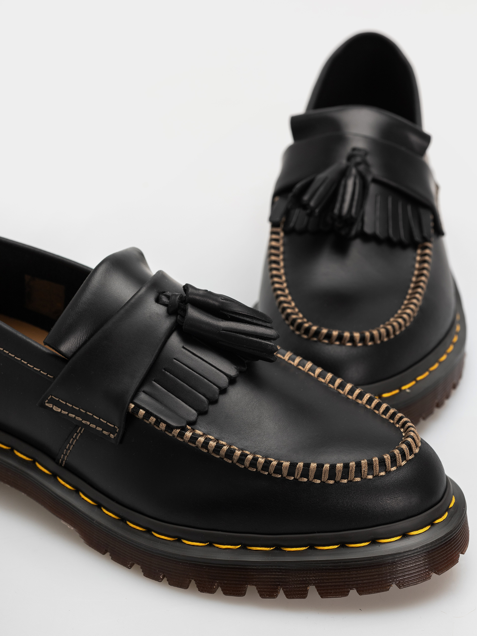 Boty Dr. Martens Adrian Ben Tassel Loafer (black orleans)