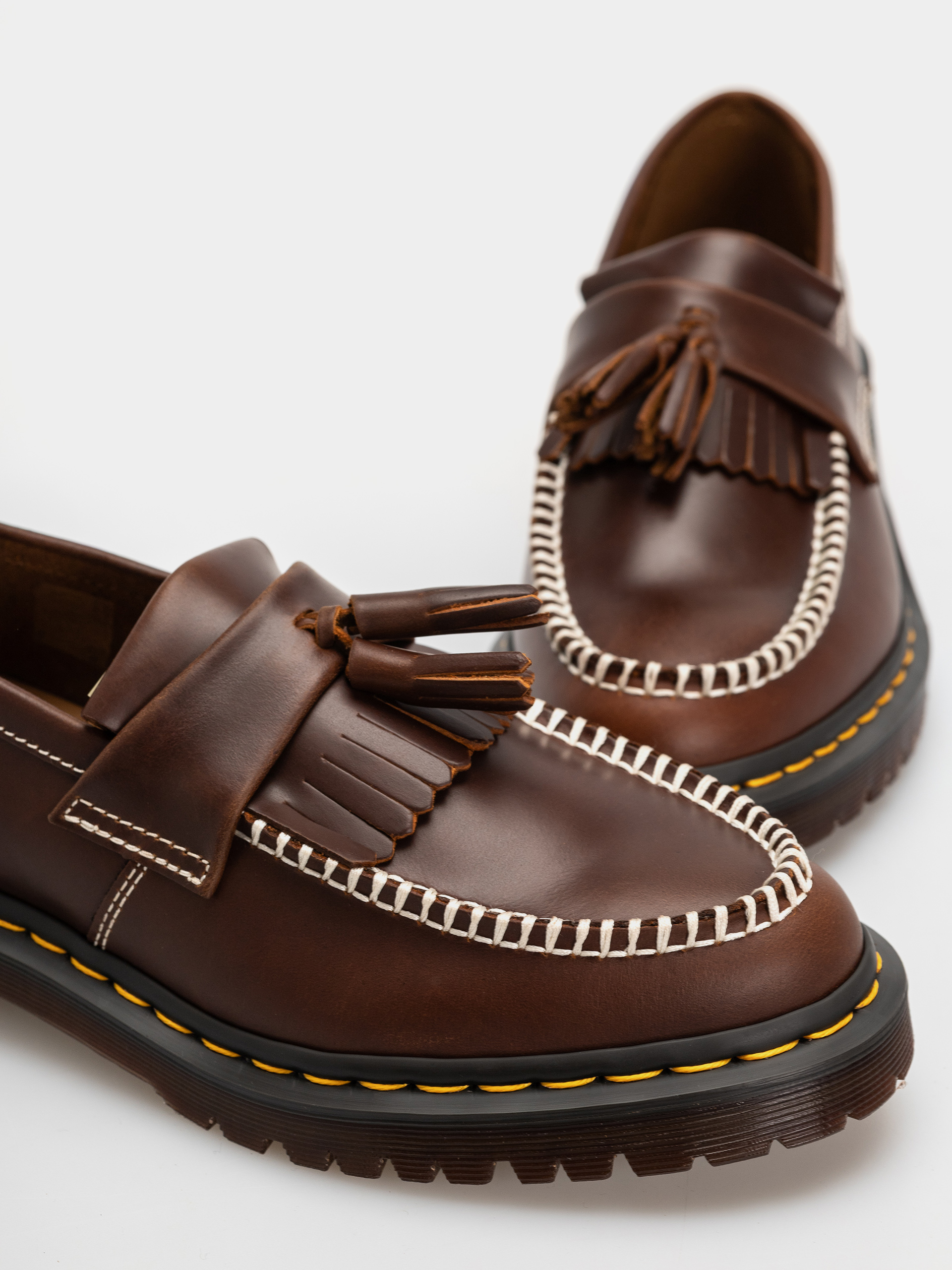Boty Dr. Martens Adrian Ben Tassel Loafer (butterscotch orleans)