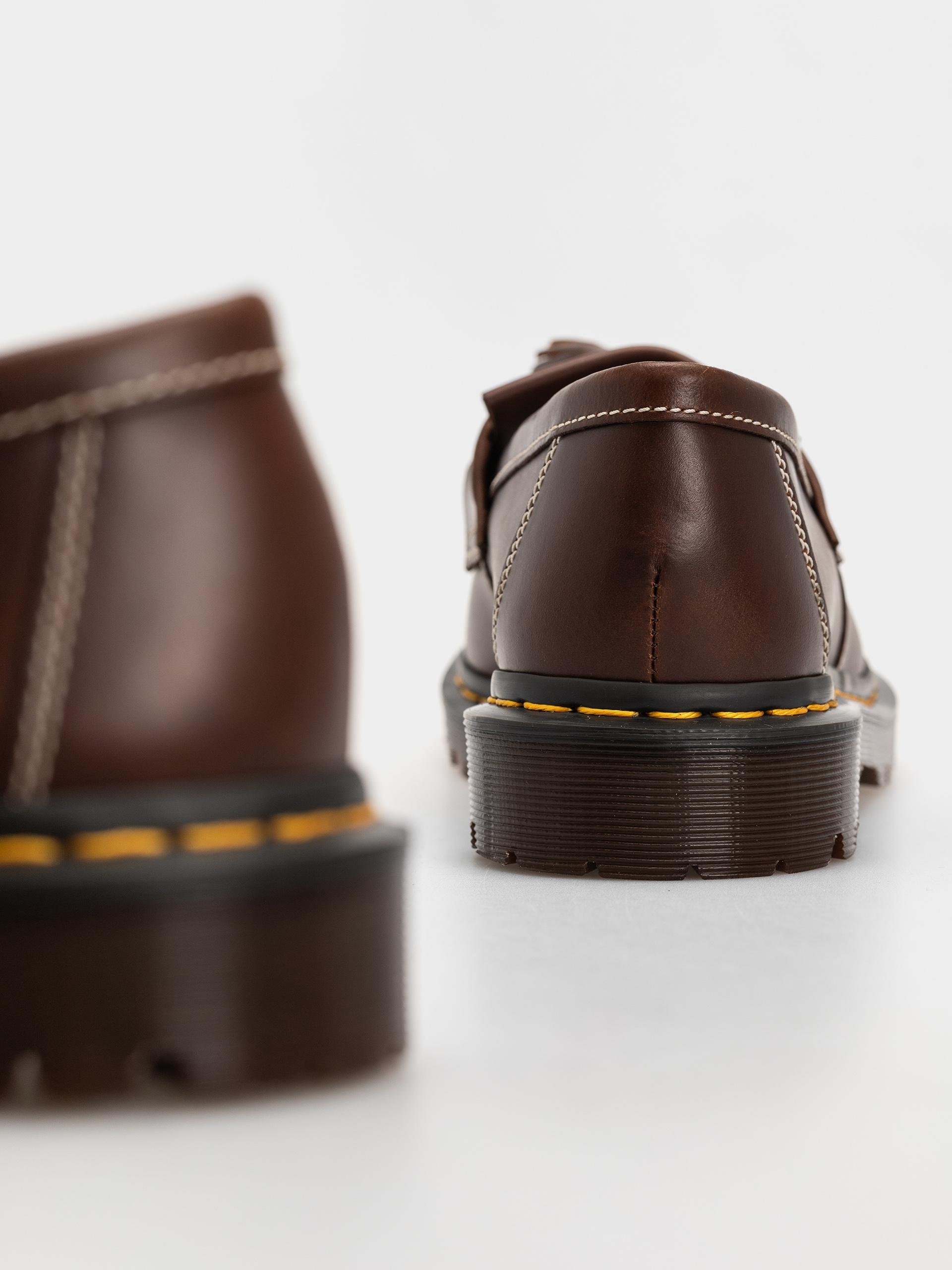 Boty Dr. Martens Adrian Ben Tassel Loafer (butterscotch orleans)