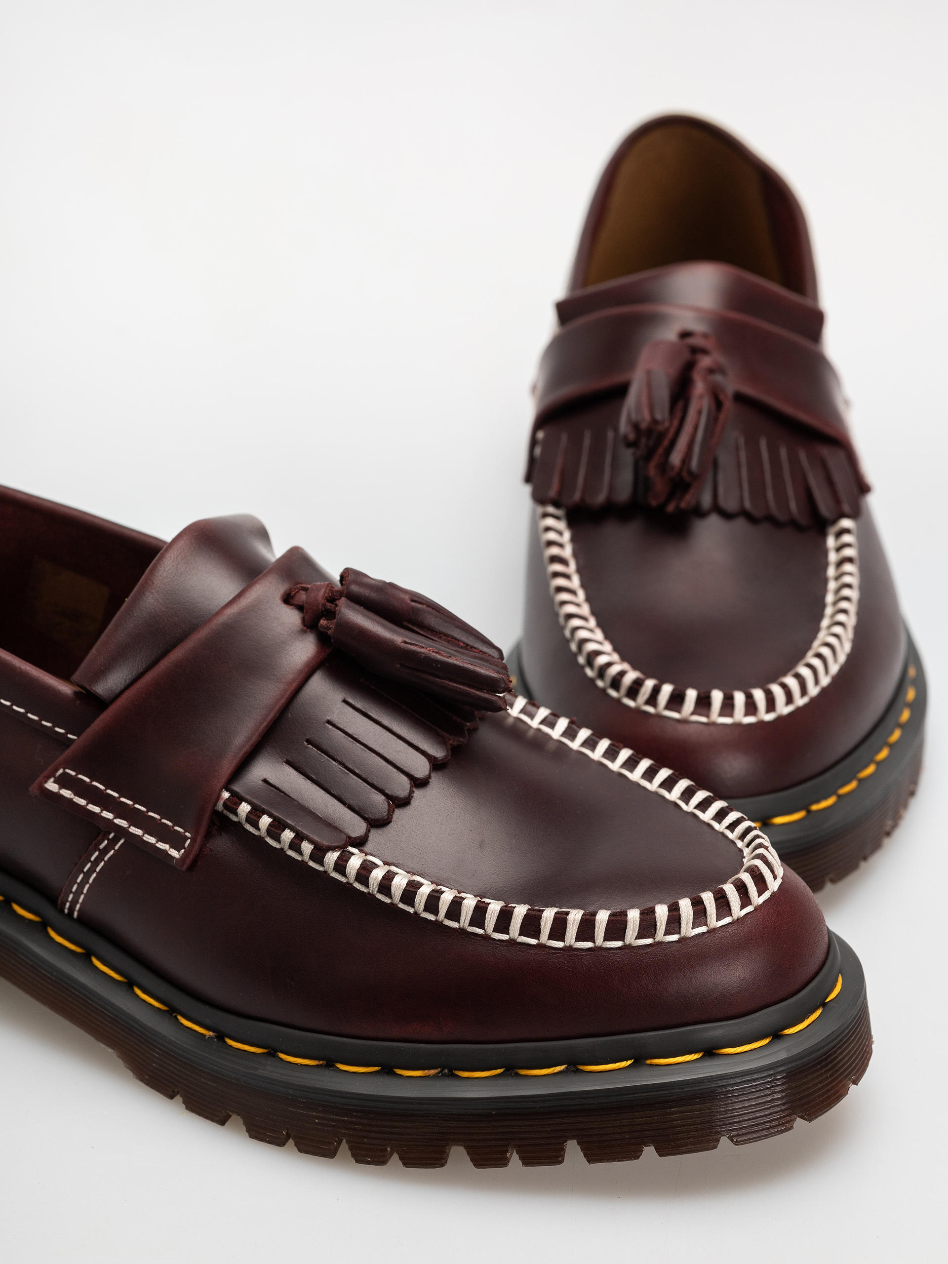 Boty Dr. Martens Adrian Ben Tassel Loafer (cherry red orleans)