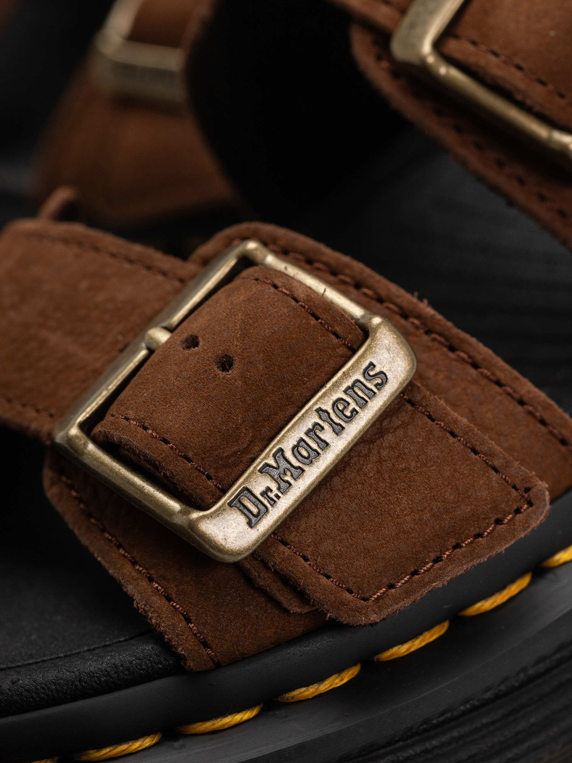 Sandaly Dr. Martens ZebZag Wmn (sepia brown tumbled nubuck)