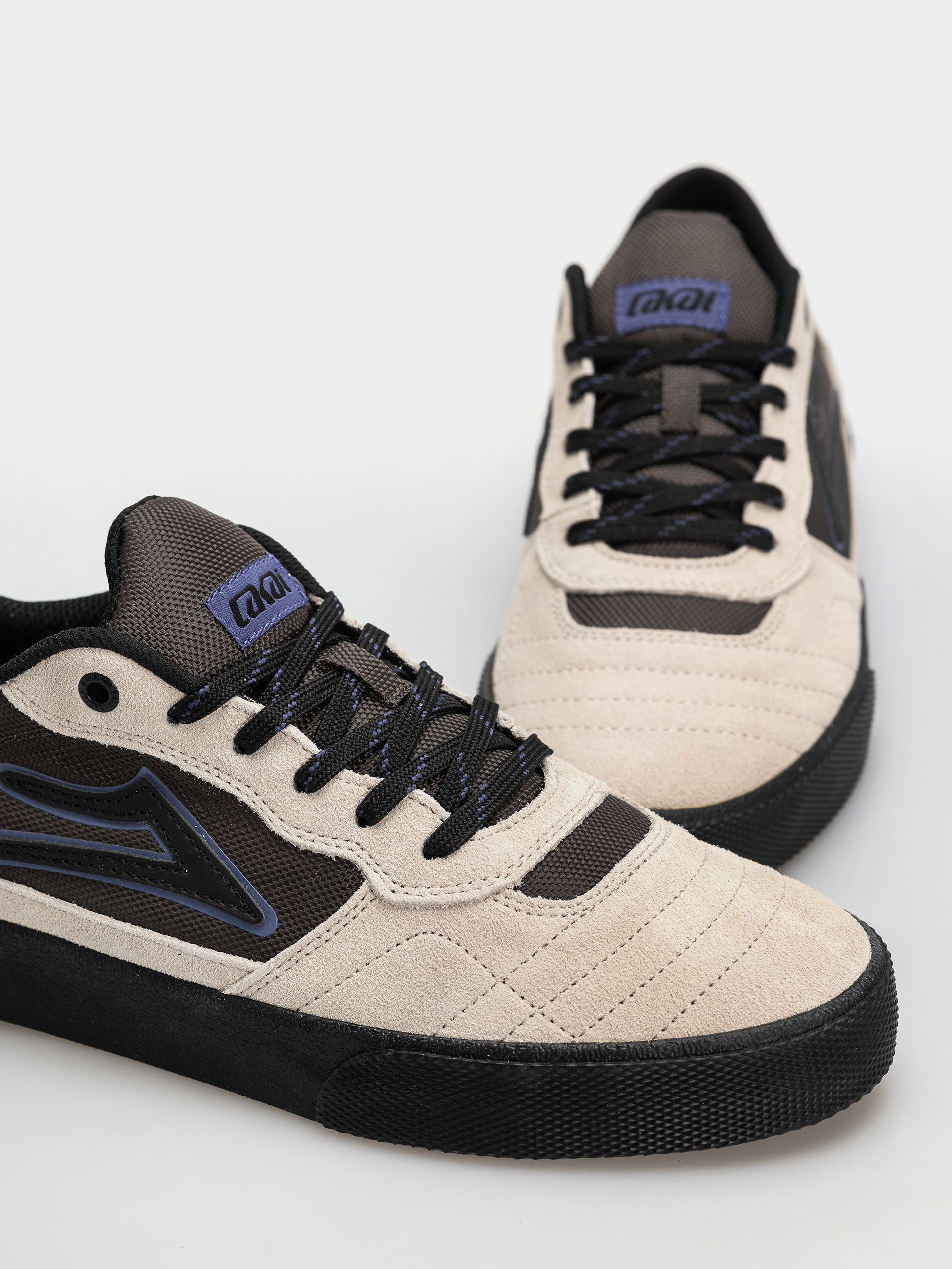 Boty Lakai Cambridge Elite (almond peri tea)