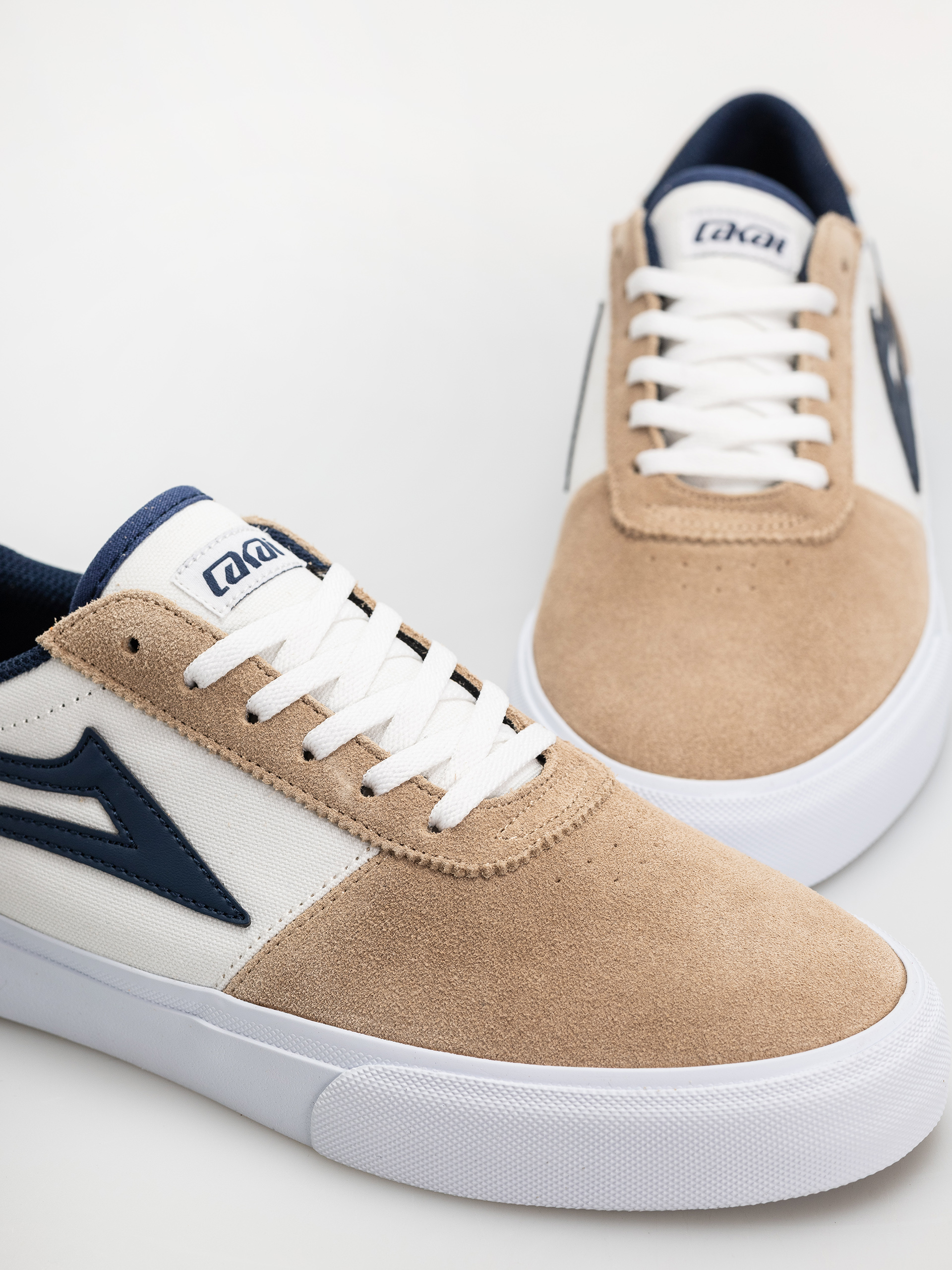 Boty Lakai Manchester (white/tan/navy)