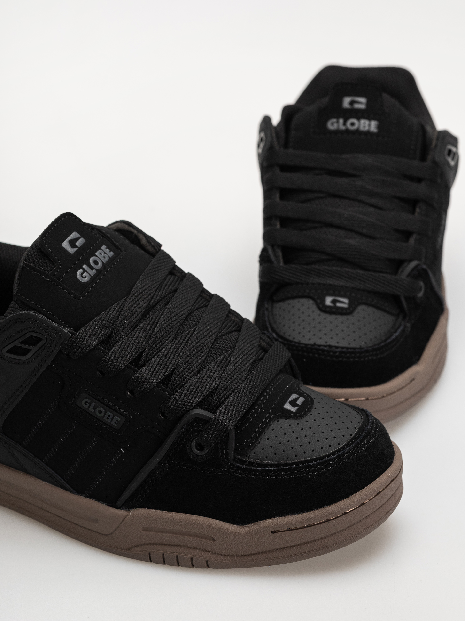 Boty Globe Fusion (black/tobacco gum)